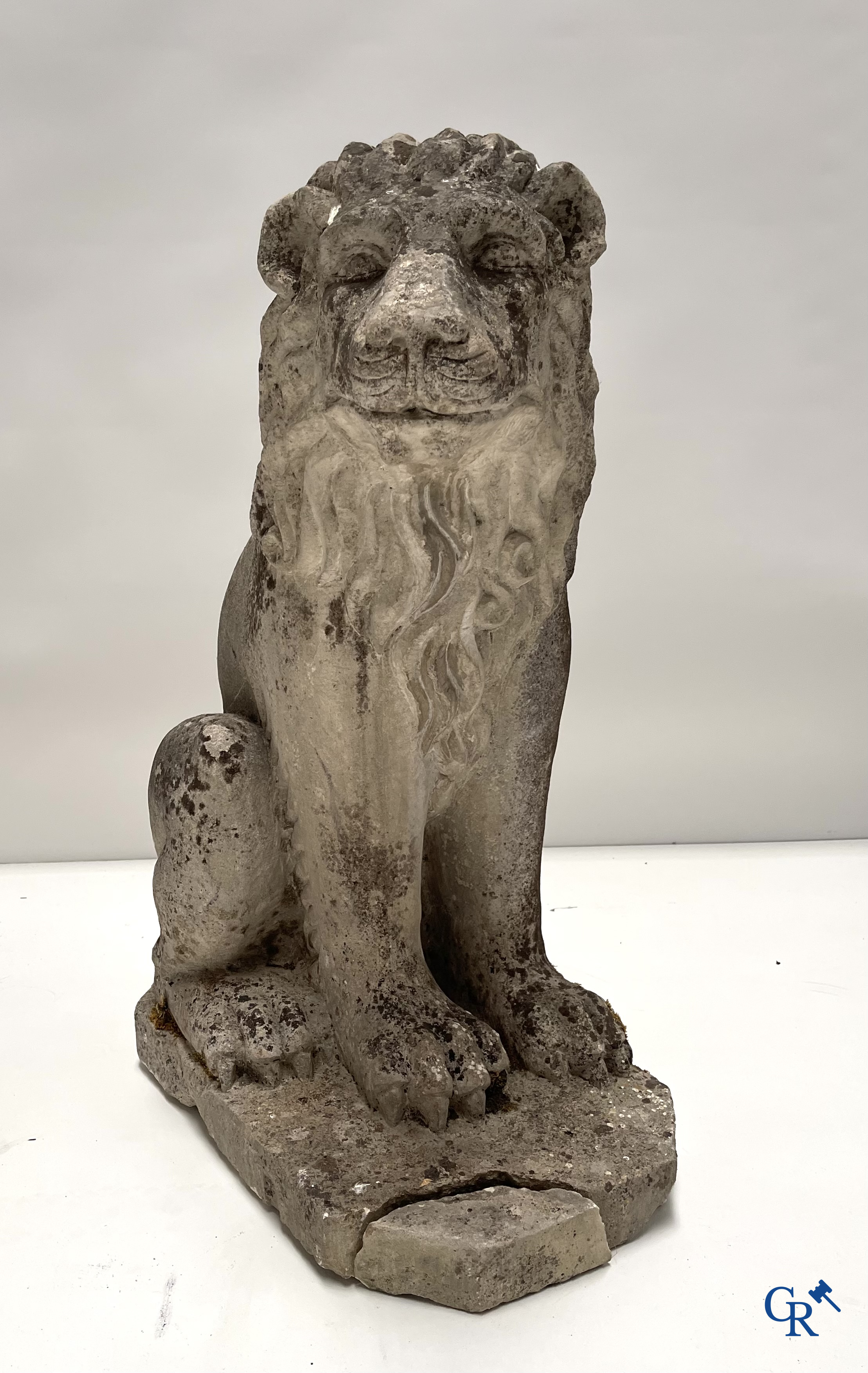 Pair of lions in handcarved French sandstone. 18th century.