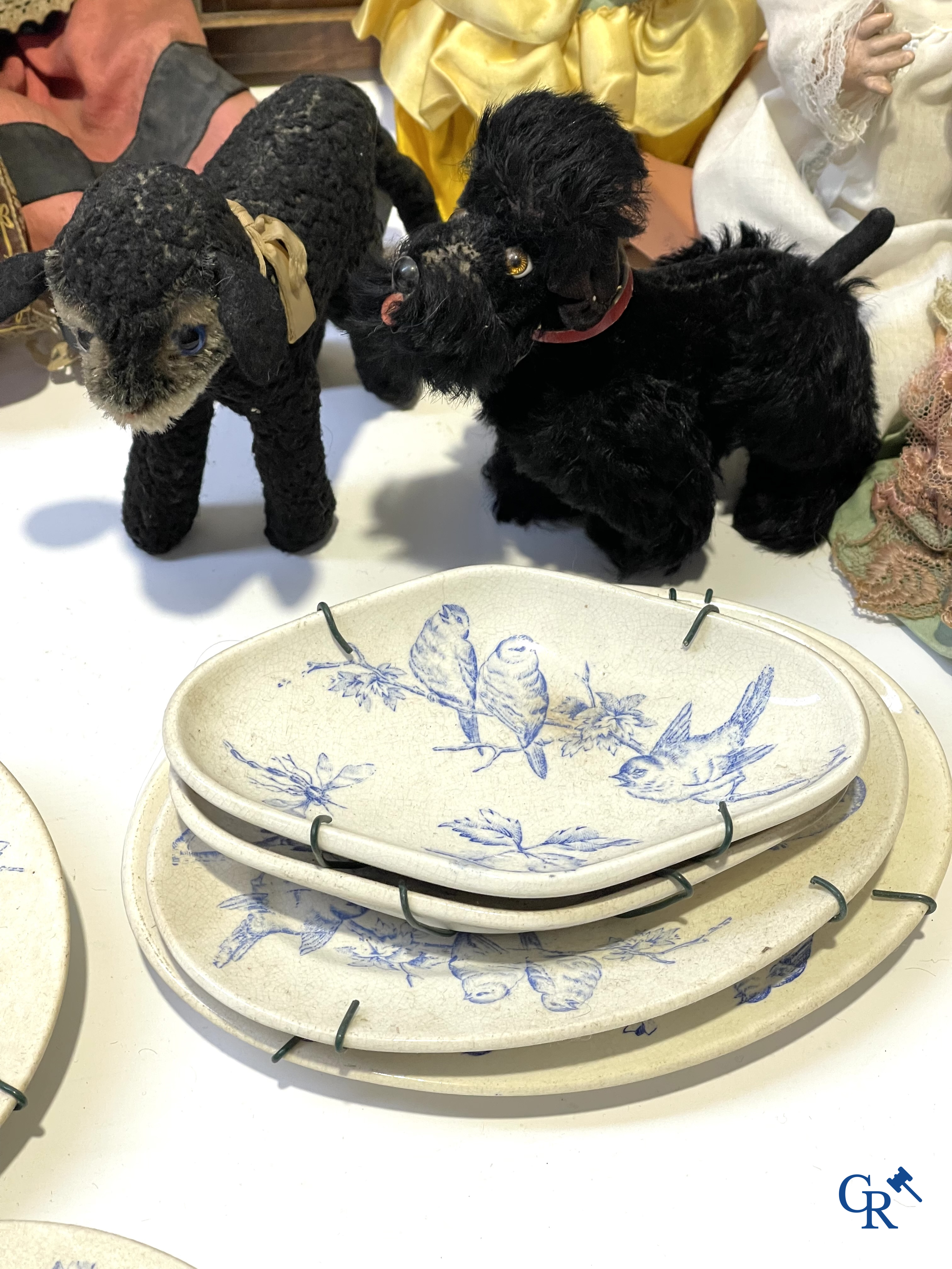 Old toys, a big lot with different antique dolls and collectibles.