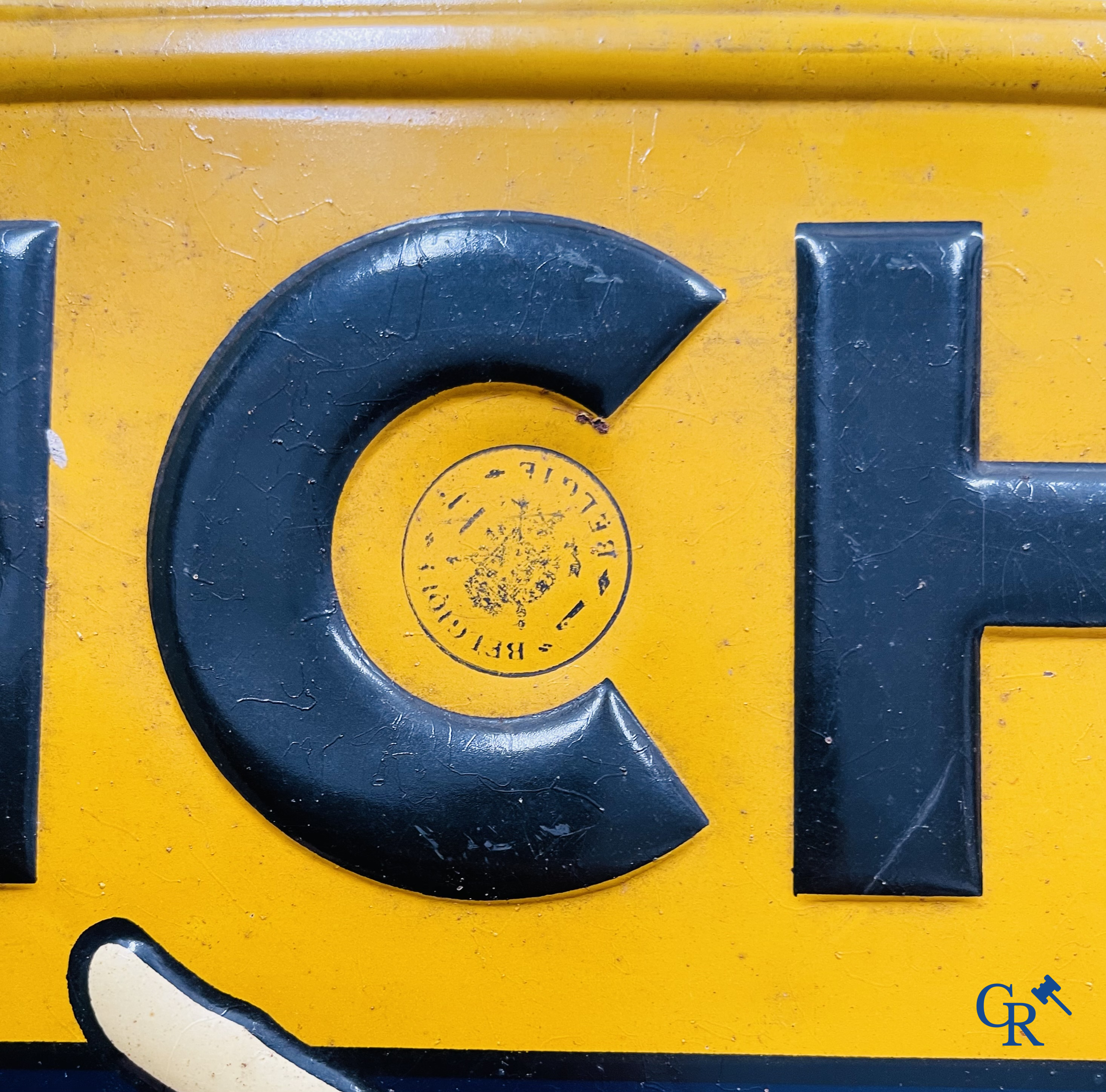 Michelin, Een publiciteit in beschilderd blik voor Michelin Fietsbanden. "Imprimeto" R. Bindschedler Paris. Circa 1940.