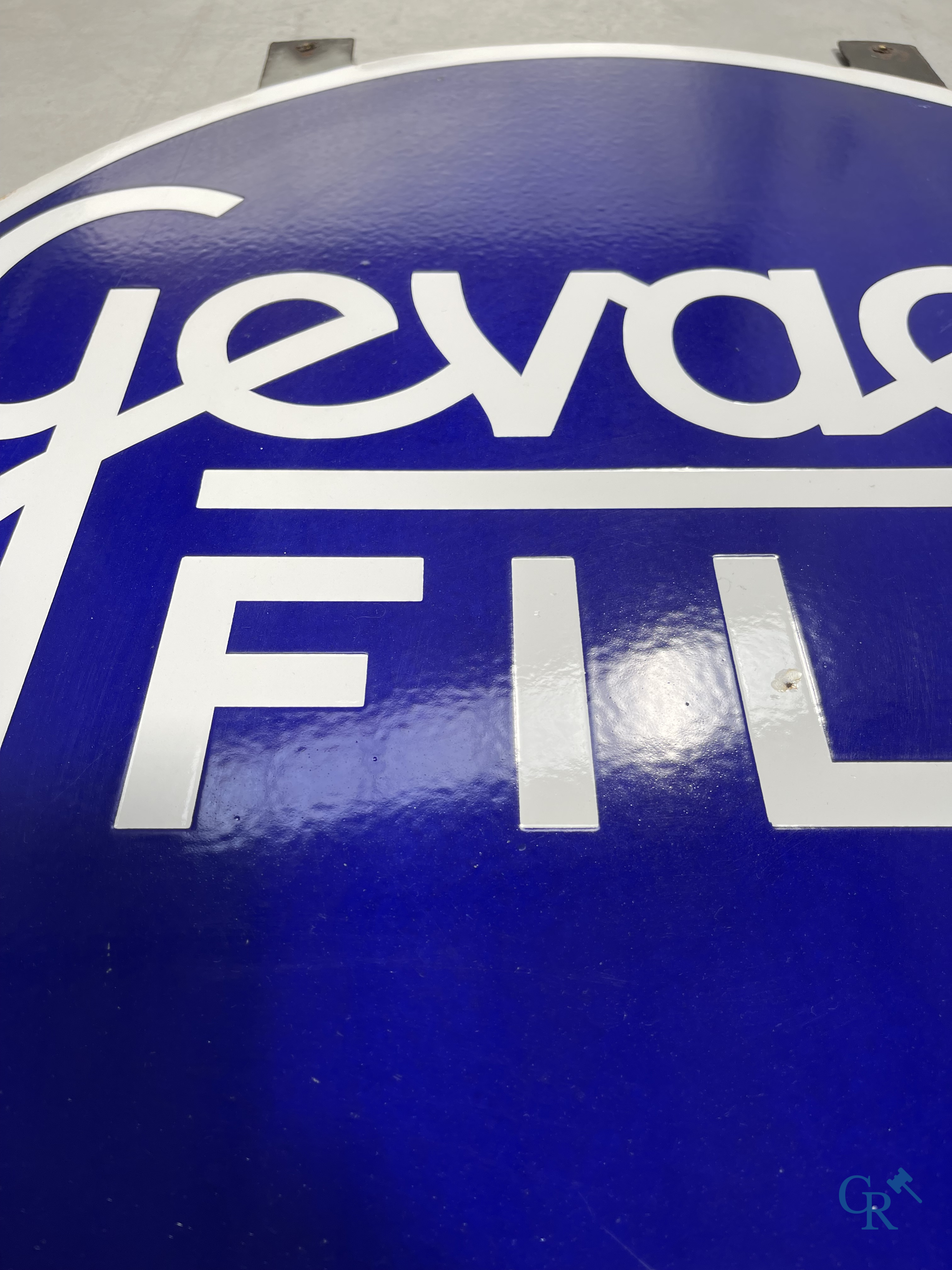 Gevaert film, dubbelzijdig emaille reclame bord. T.P. Bruxelles 1953.