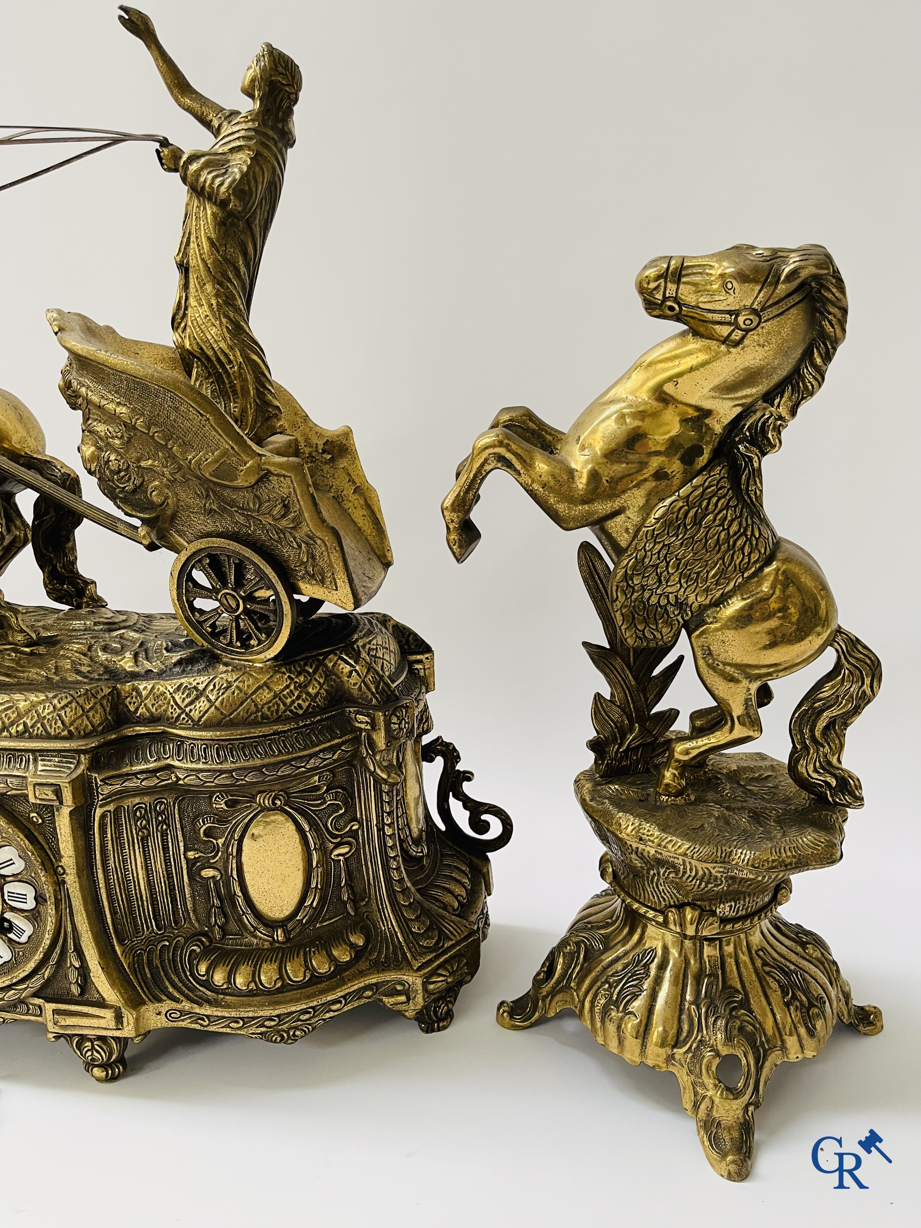 Large 3-piece clockset in bronze. "Chariot". 20th century.