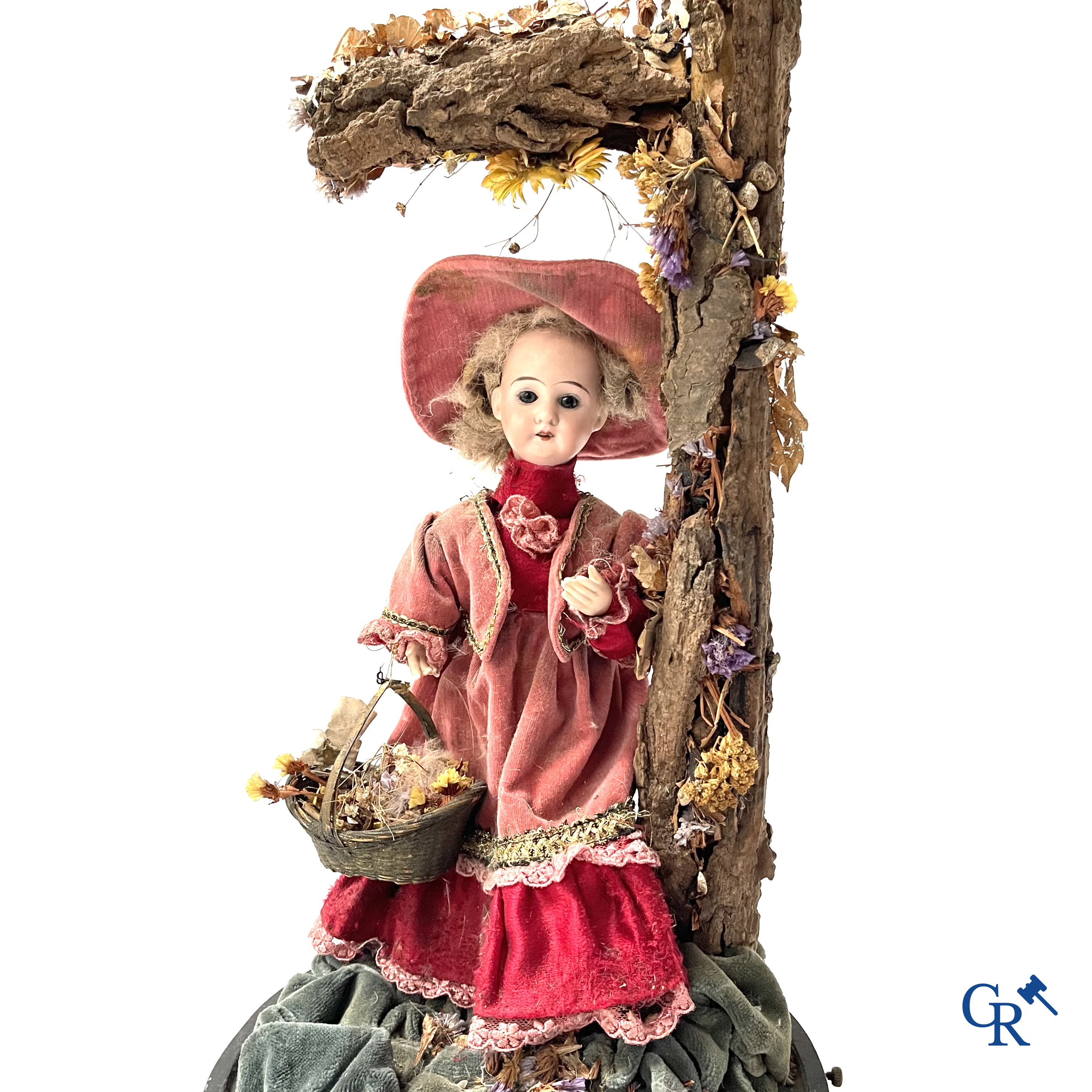 An automaton in the manner of Phalibois, with music, moving head in porcelain and moving hands. Around 1900.