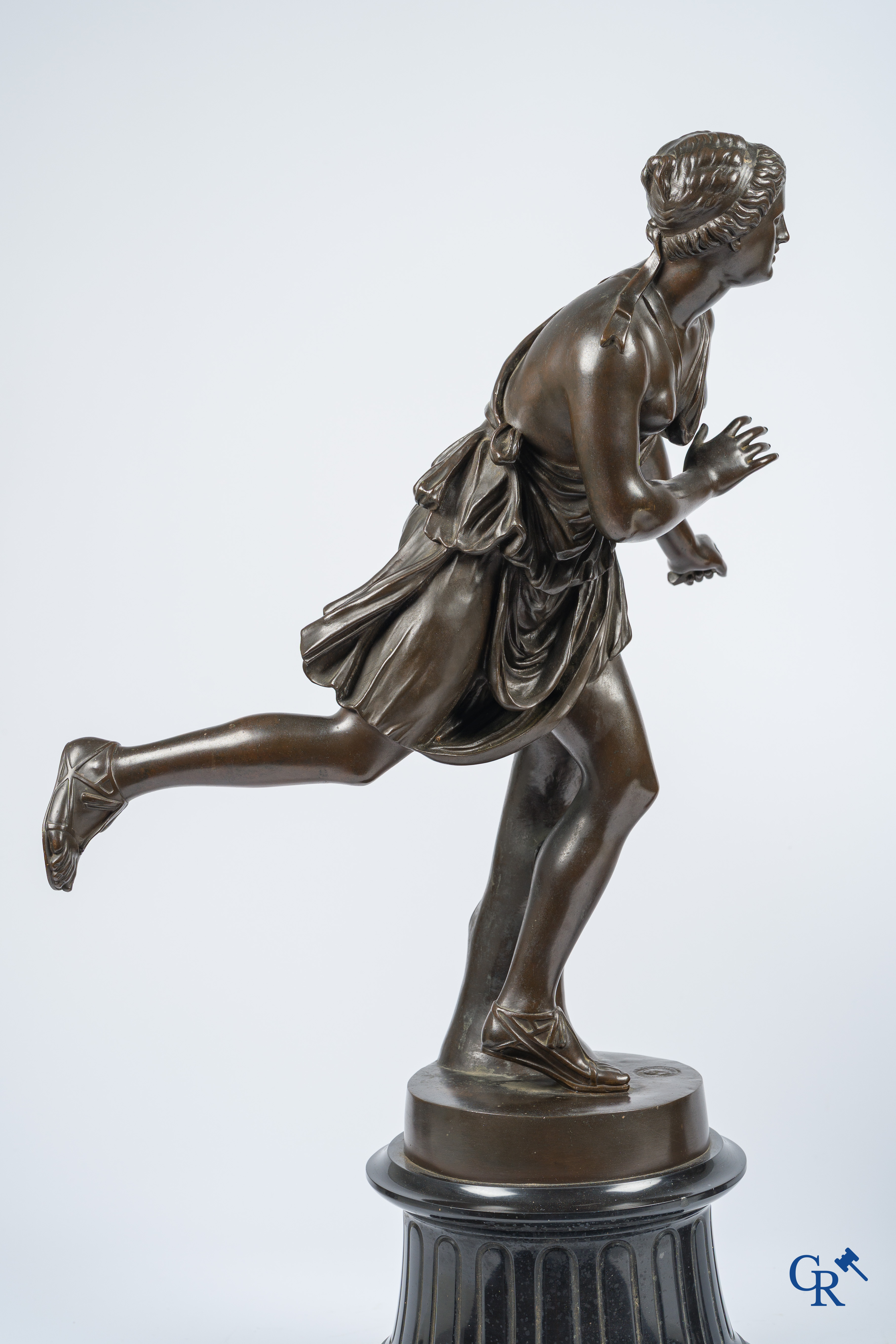 Pierre Lepautre and Guillaume Ier Coustou (after). Atalante and Hippomène. Imposing pair of bronze statues, circa 1880.