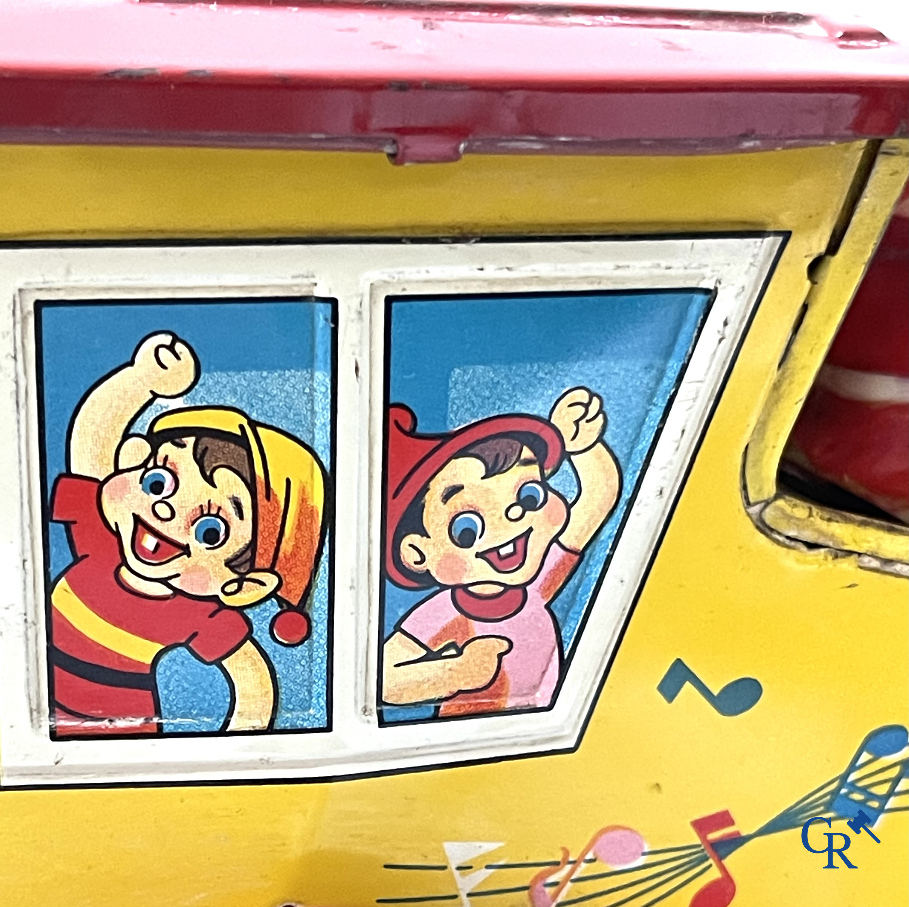 Oud speelgoed, een groot lot mechanisch blikken speelgoed, hoofdzakelijk Western Germany en Japanse makelij.