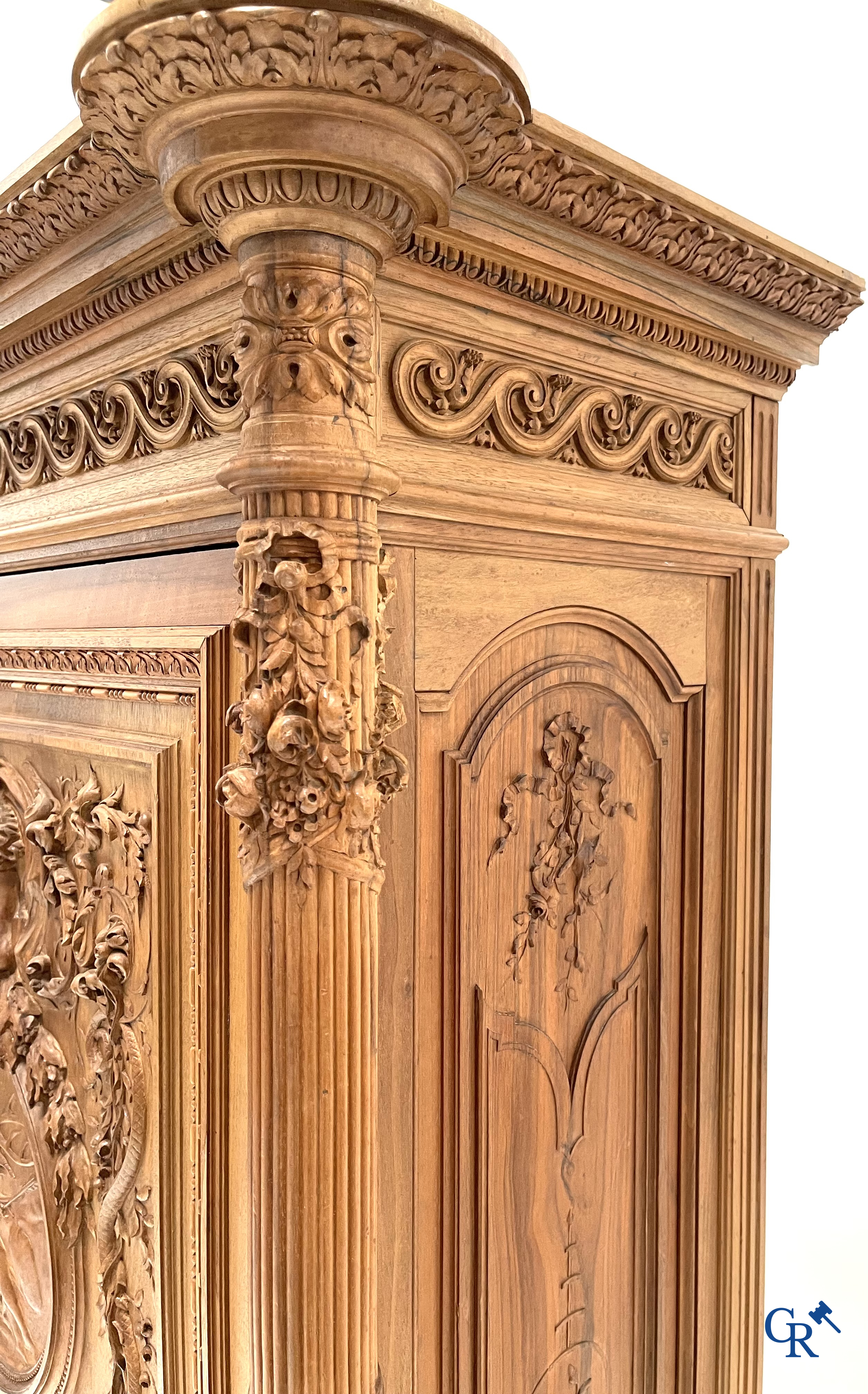 Cazanave Frères à Carcassonne. A rich and finely carved piece of furniture in LXVI style.