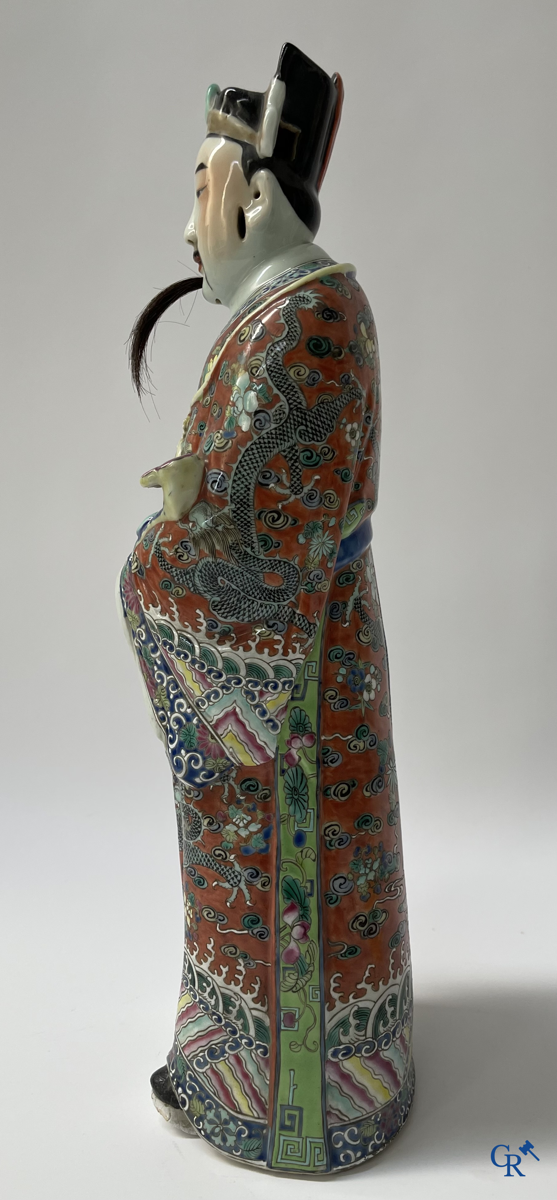 Art Asiatique, porcelaine chinoise. 3 figures d'immortels en porcelaine famille rose. 19ème siècle.