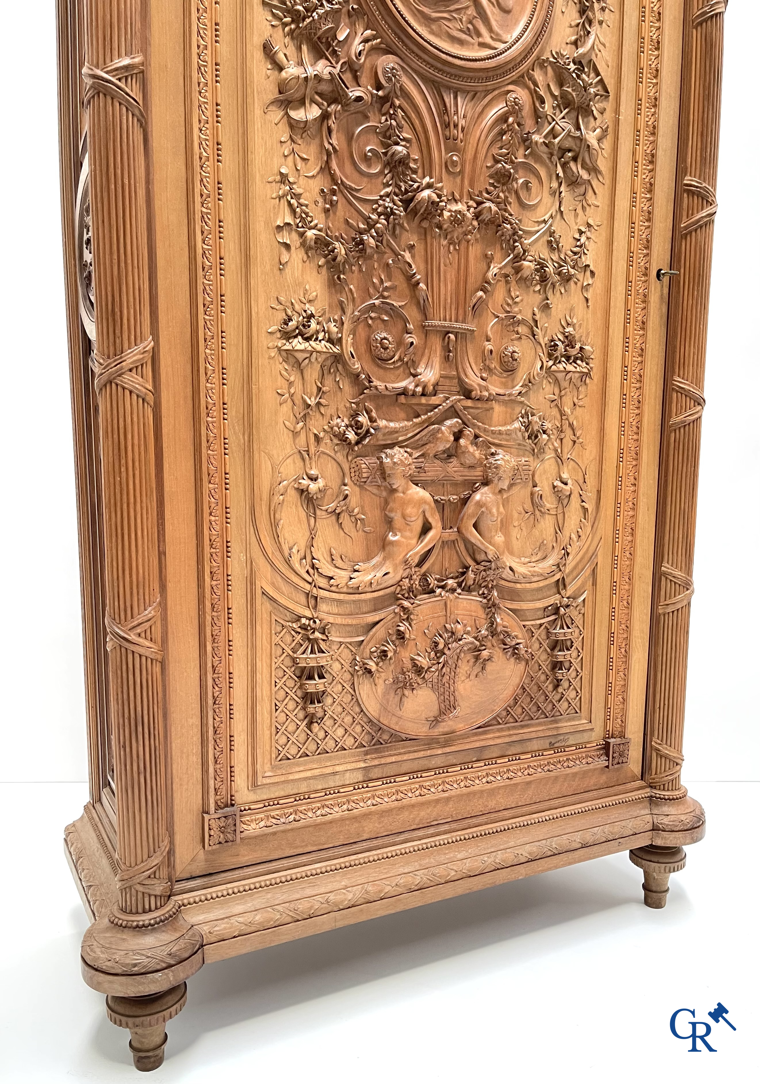 Cazanave Frères à Carcassonne. A rich and finely carved piece of furniture in LXVI style.