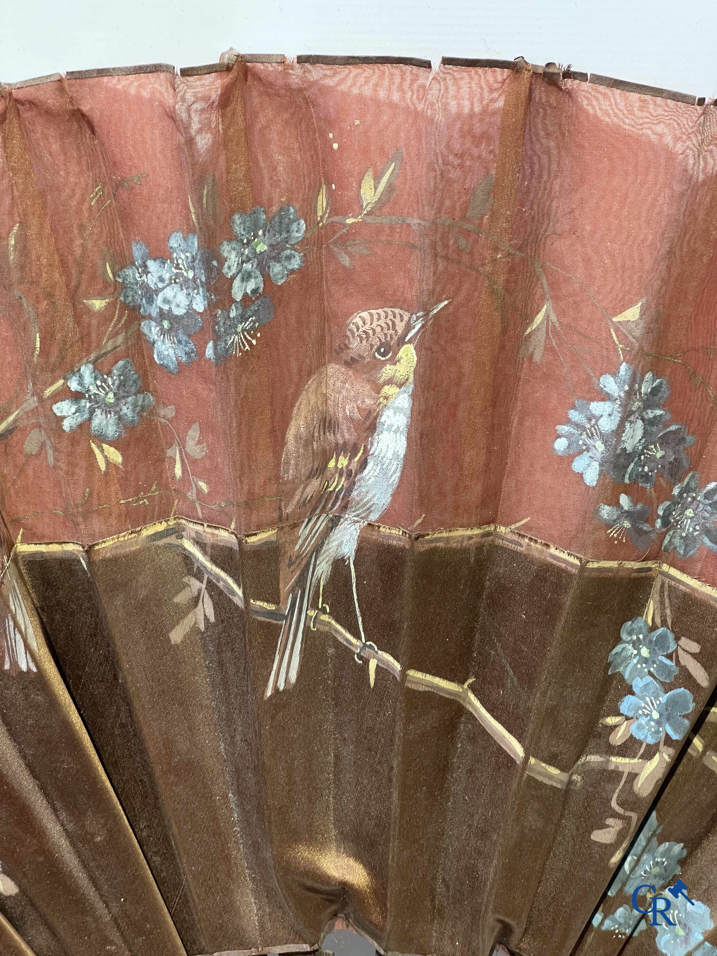 Oud speelgoed, een groot lot met verschillende antieke poppen en verzamelobjecten.