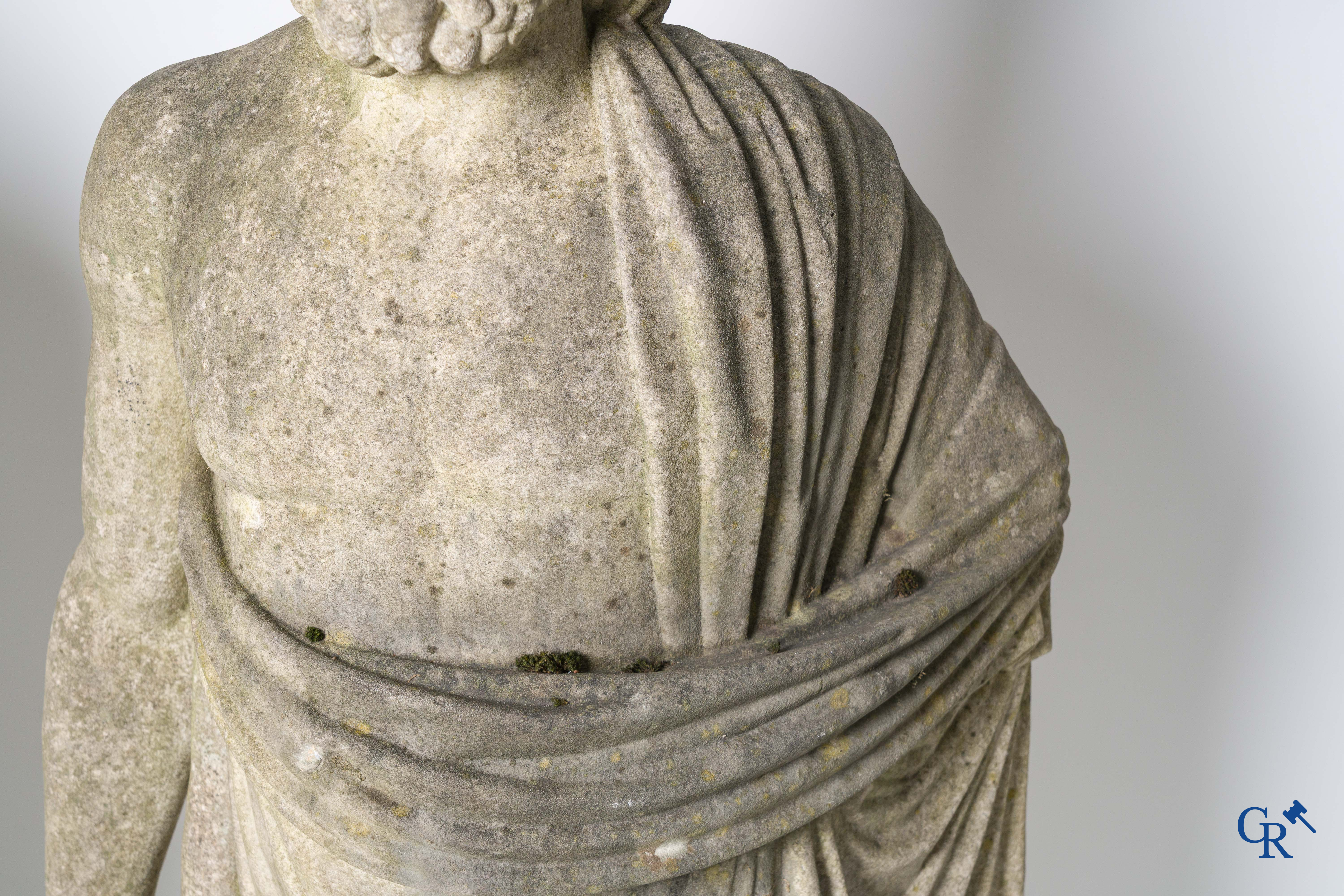 2 Imposing sculptures in carved marble. The Roman goddess Cerès and the Greek god Asklepios. Circa 1700-1750.