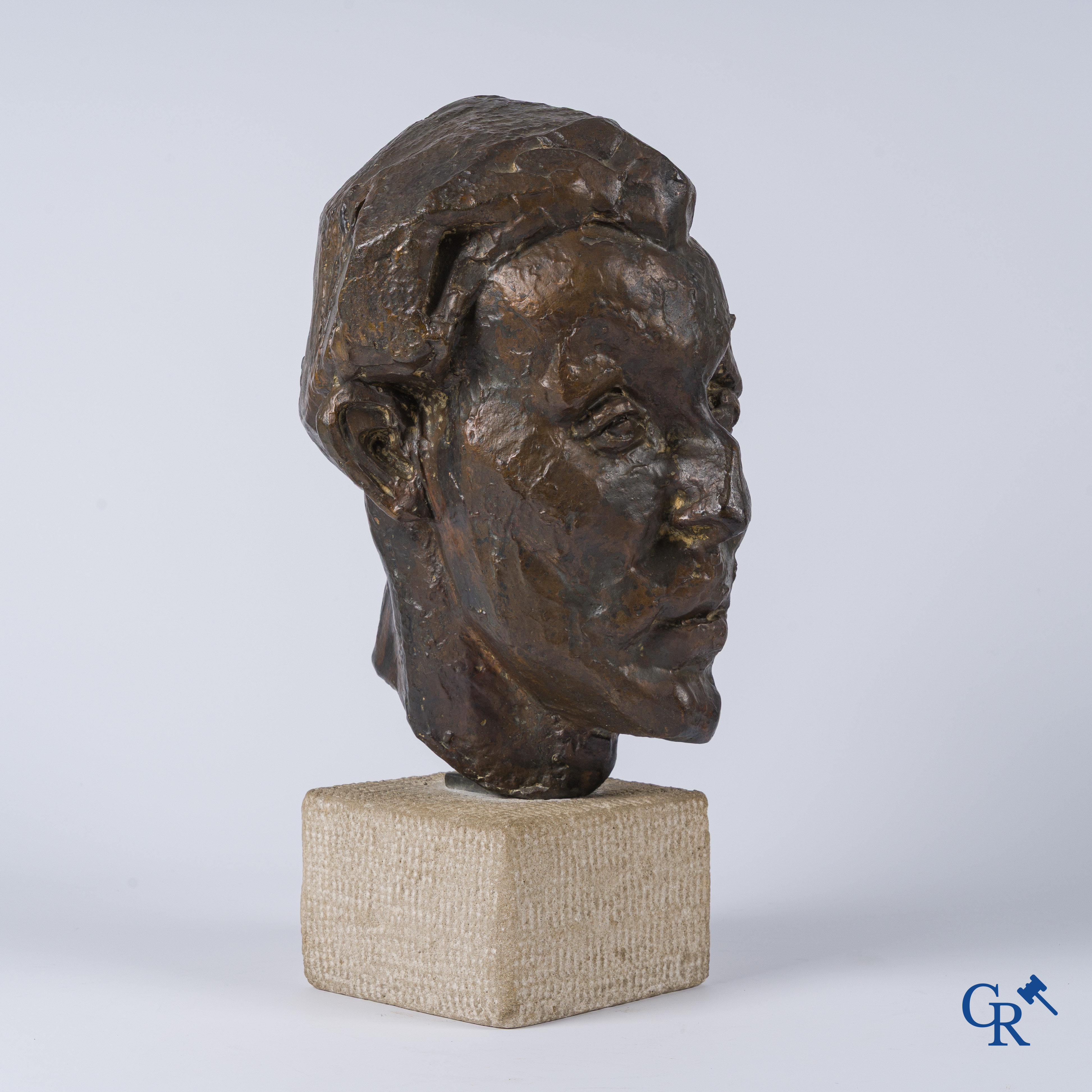 Oscar Jespers (1887-1970)(*) Portrait of the painter Walter Stevens. Bronze on limestone. 1916.