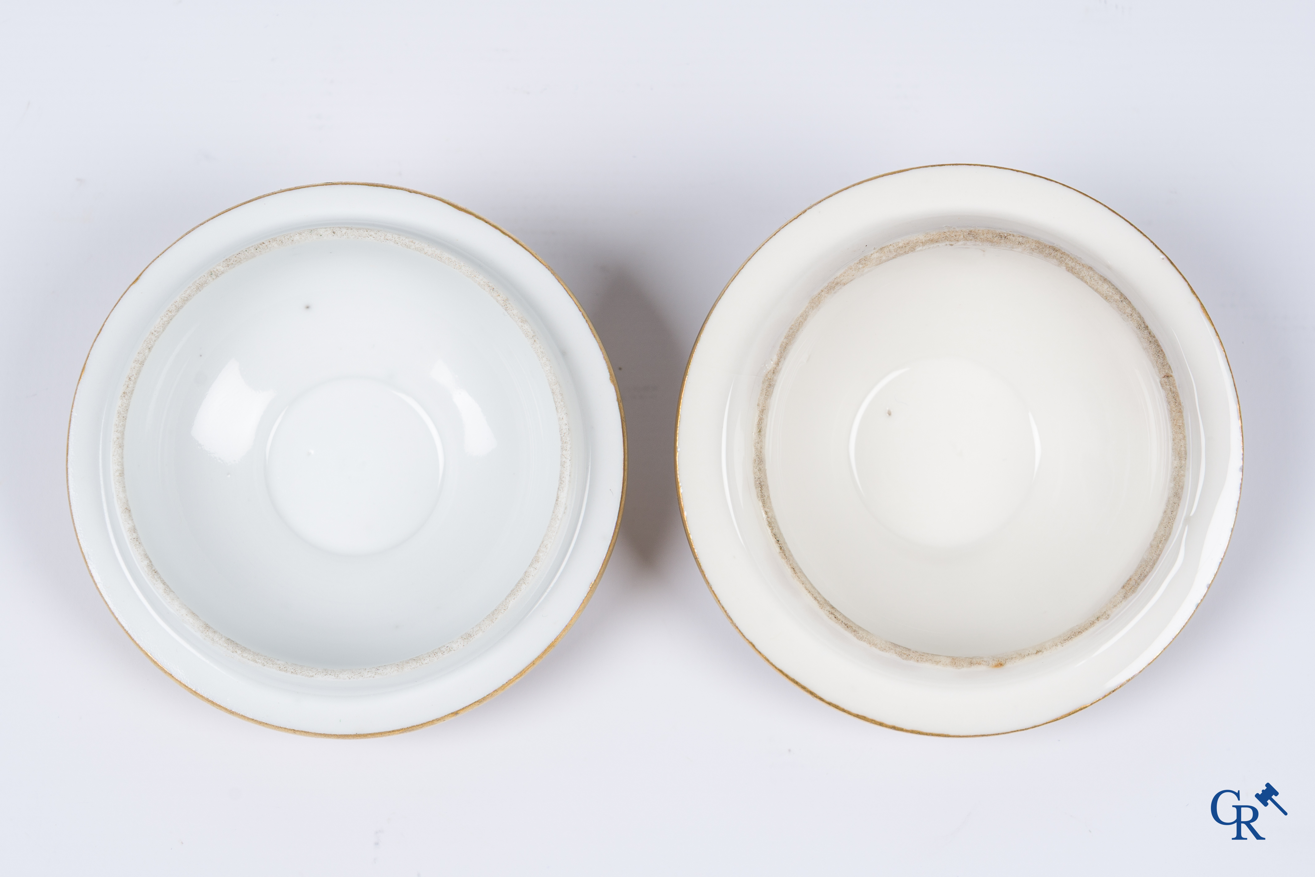 Manufacture nationale de Sèvres. Oval Sèvres tortoiseshell-ground form piece. Consulate, circa 1802.