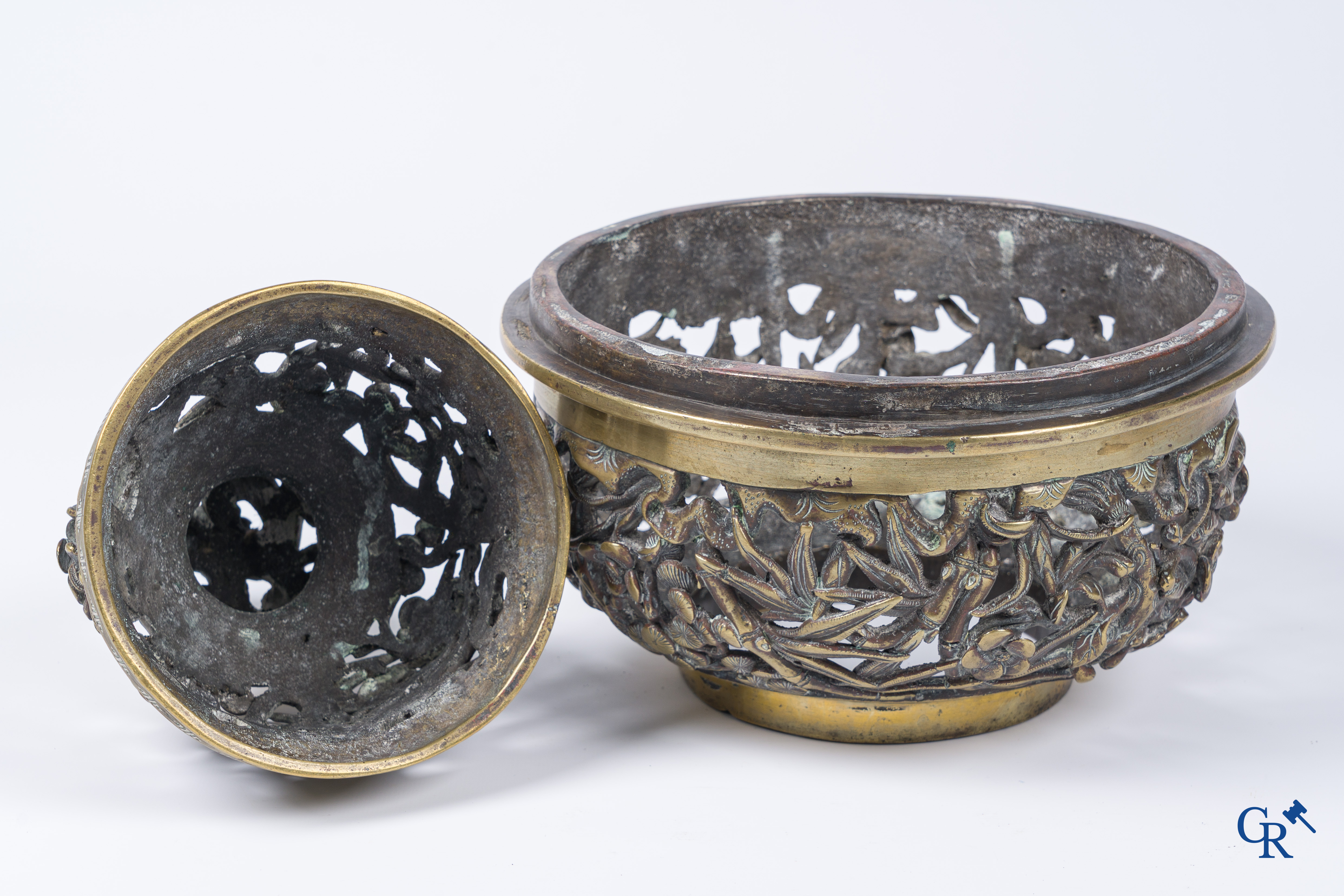 Asian Art. A large 3-legged and decorated bronze incense burner. China 18th-19th century.