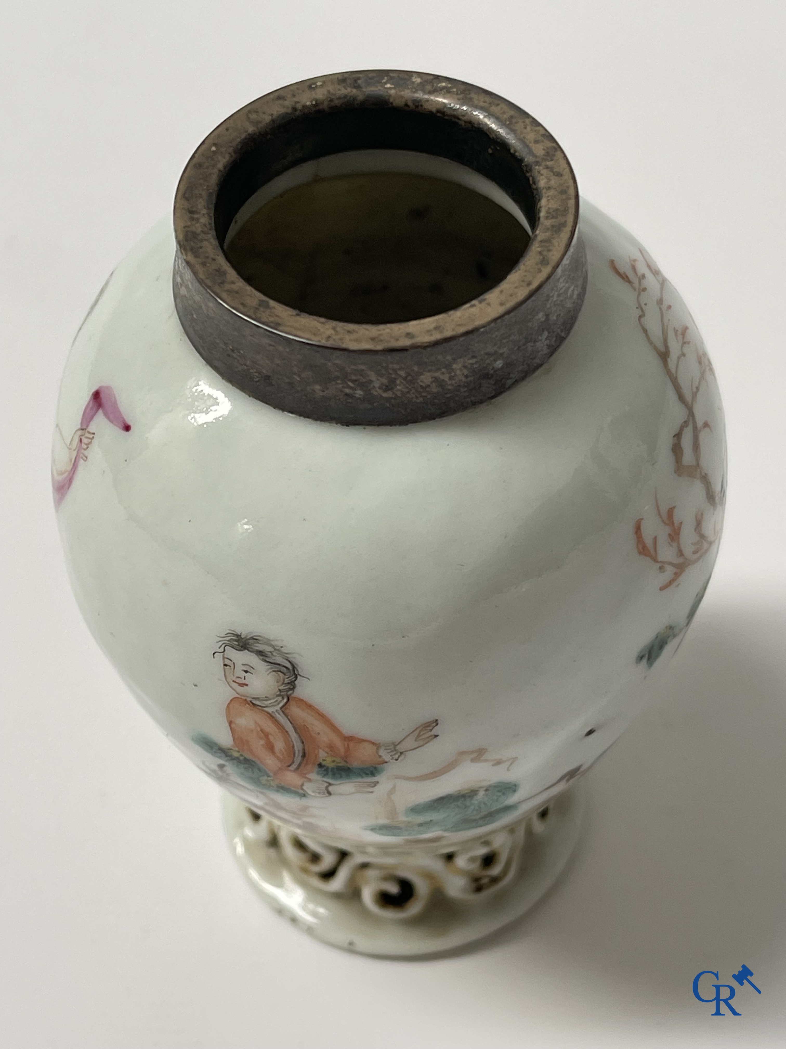 Asian Art, Chinese porcelain. A Chinese famille rose tea caddy with mounts. 18th century.