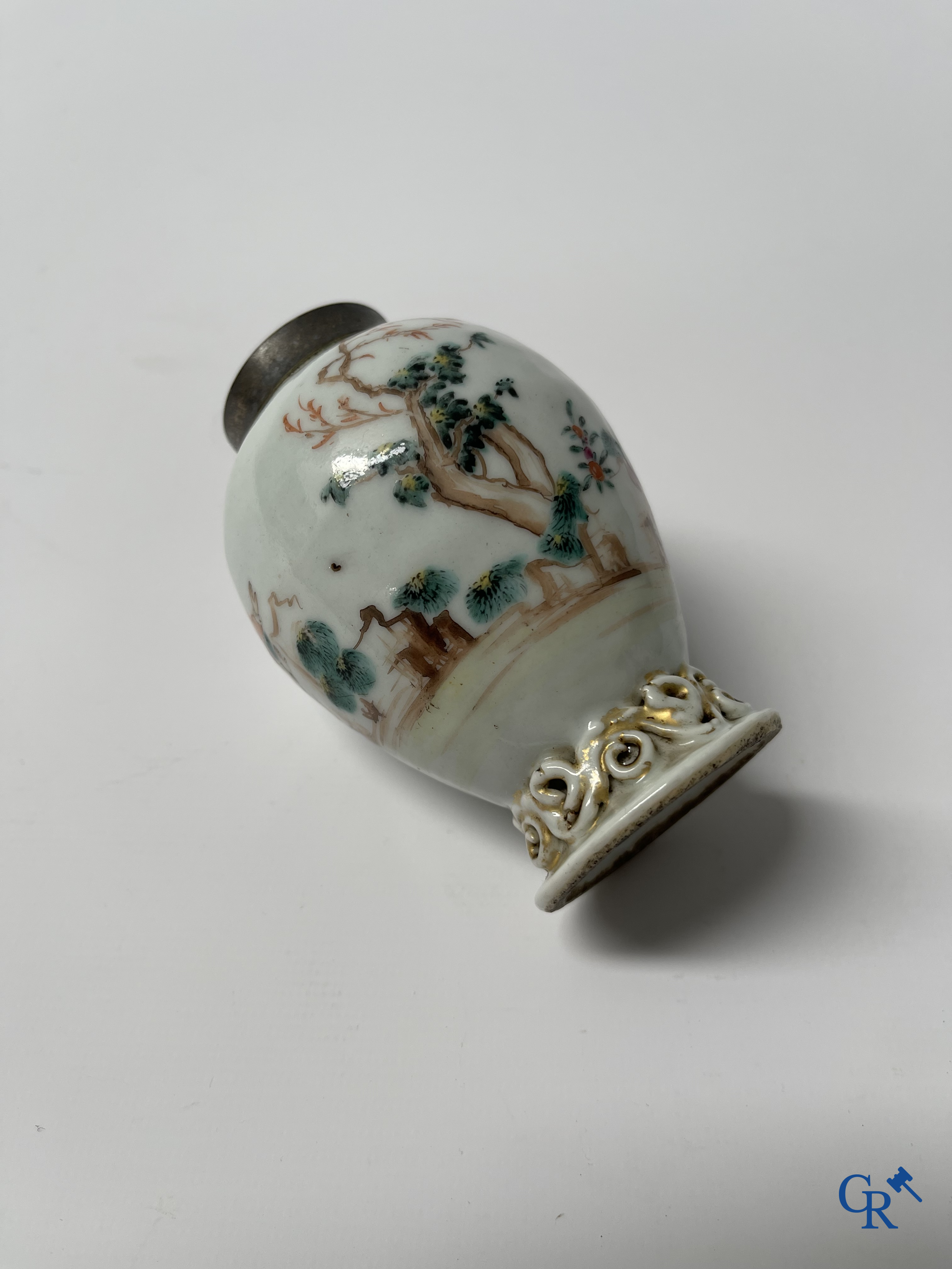 Asian Art, Chinese porcelain. A Chinese famille rose tea caddy with mounts. 18th century.