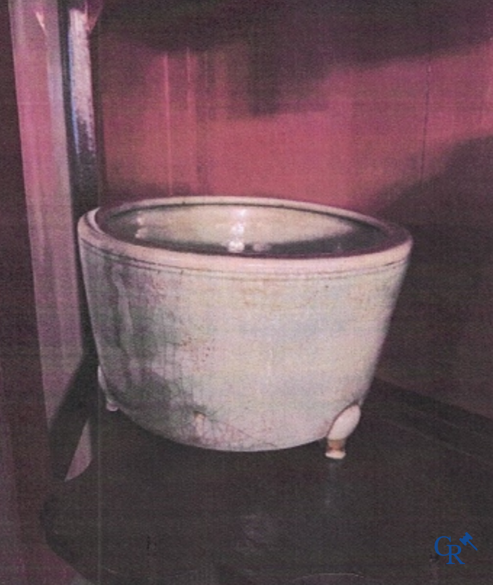 Asian Art, Lot with Chinese porcelain and pottery. 18th-19th century.