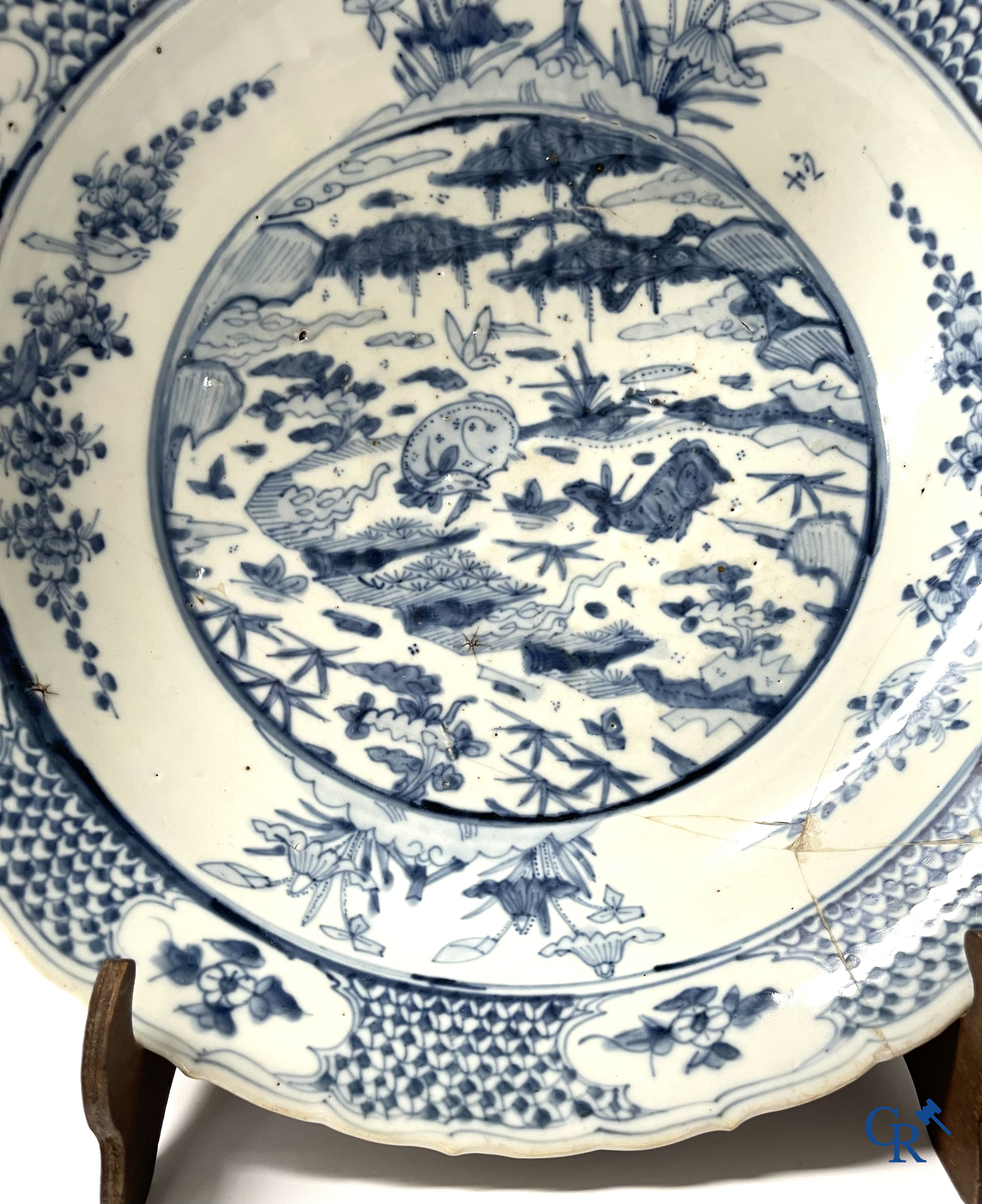 Asian Art, Lot with Chinese porcelain and pottery. 18th-19th century.