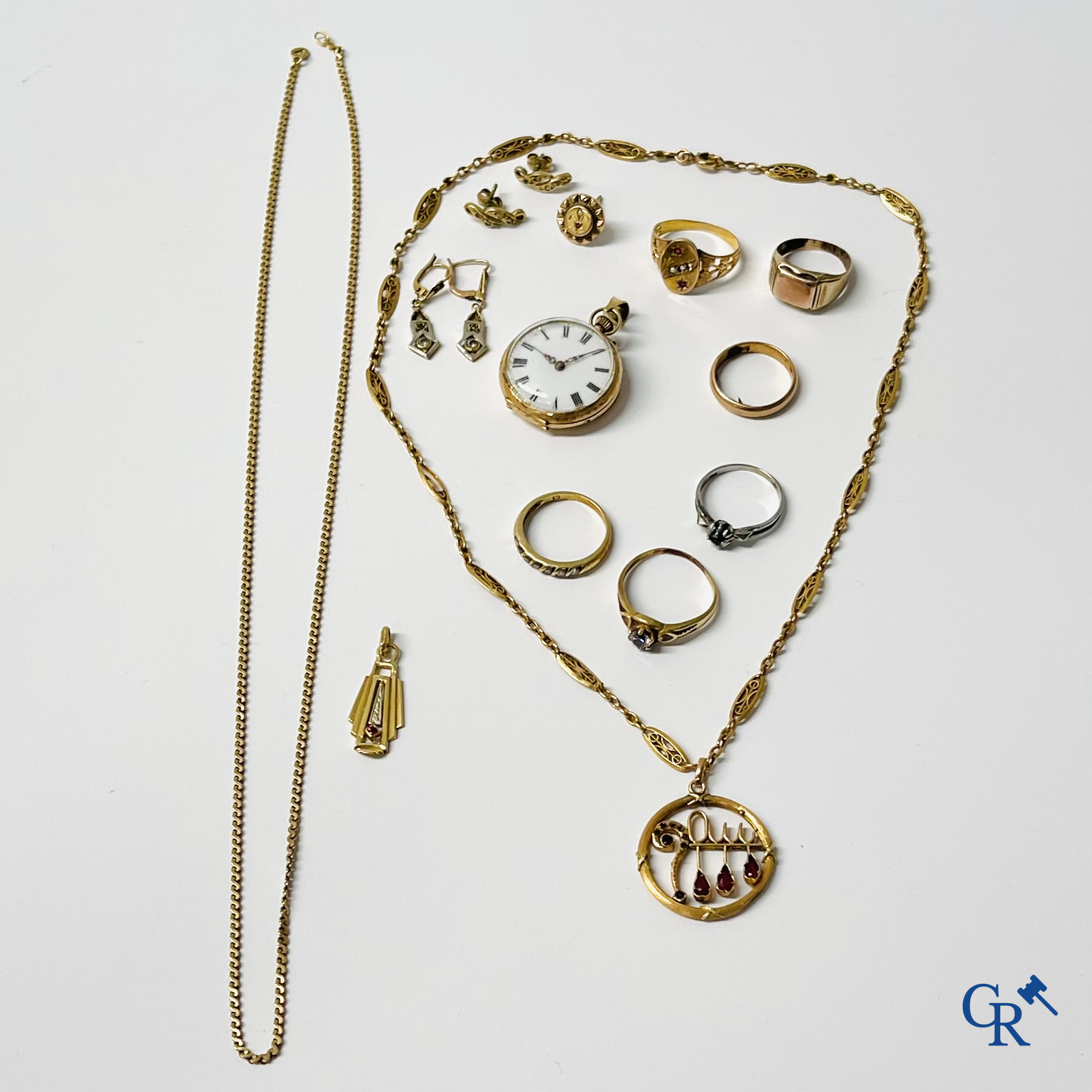 Juwelen, Horloges. Een kavel met gouden juwelen en een kleine gouden 750°/00 zakhorloge.