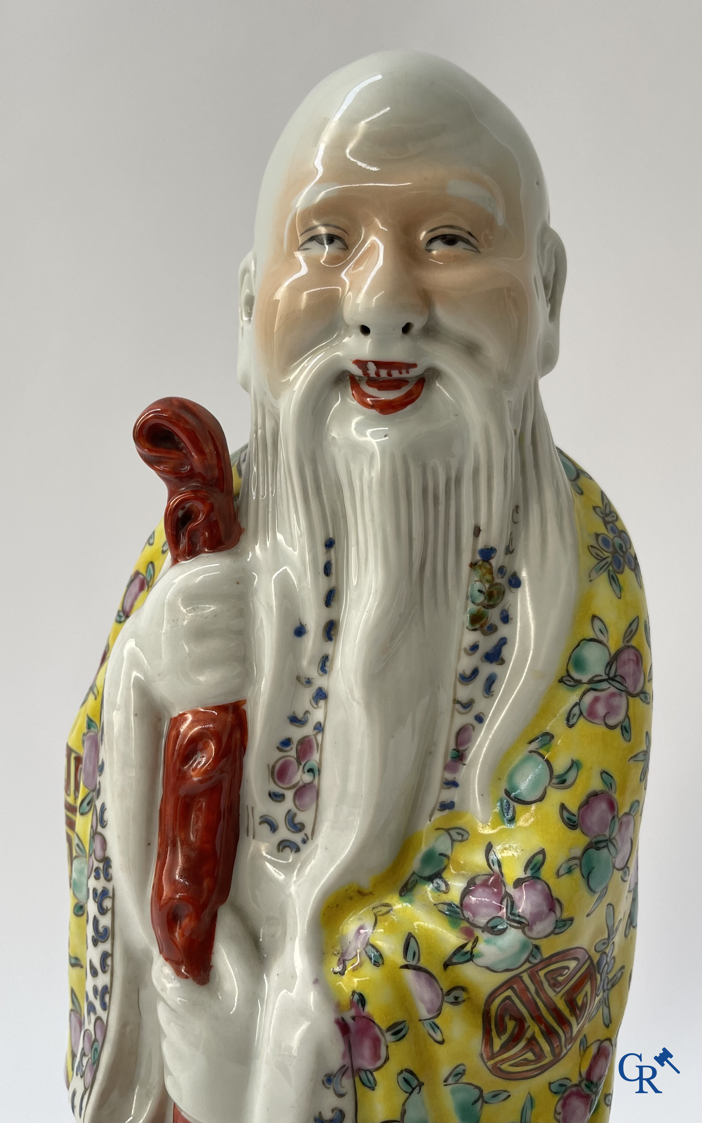 Art Asiatique, porcelaine chinoise. 3 figures d'immortels en porcelaine famille rose. 19ème siècle.