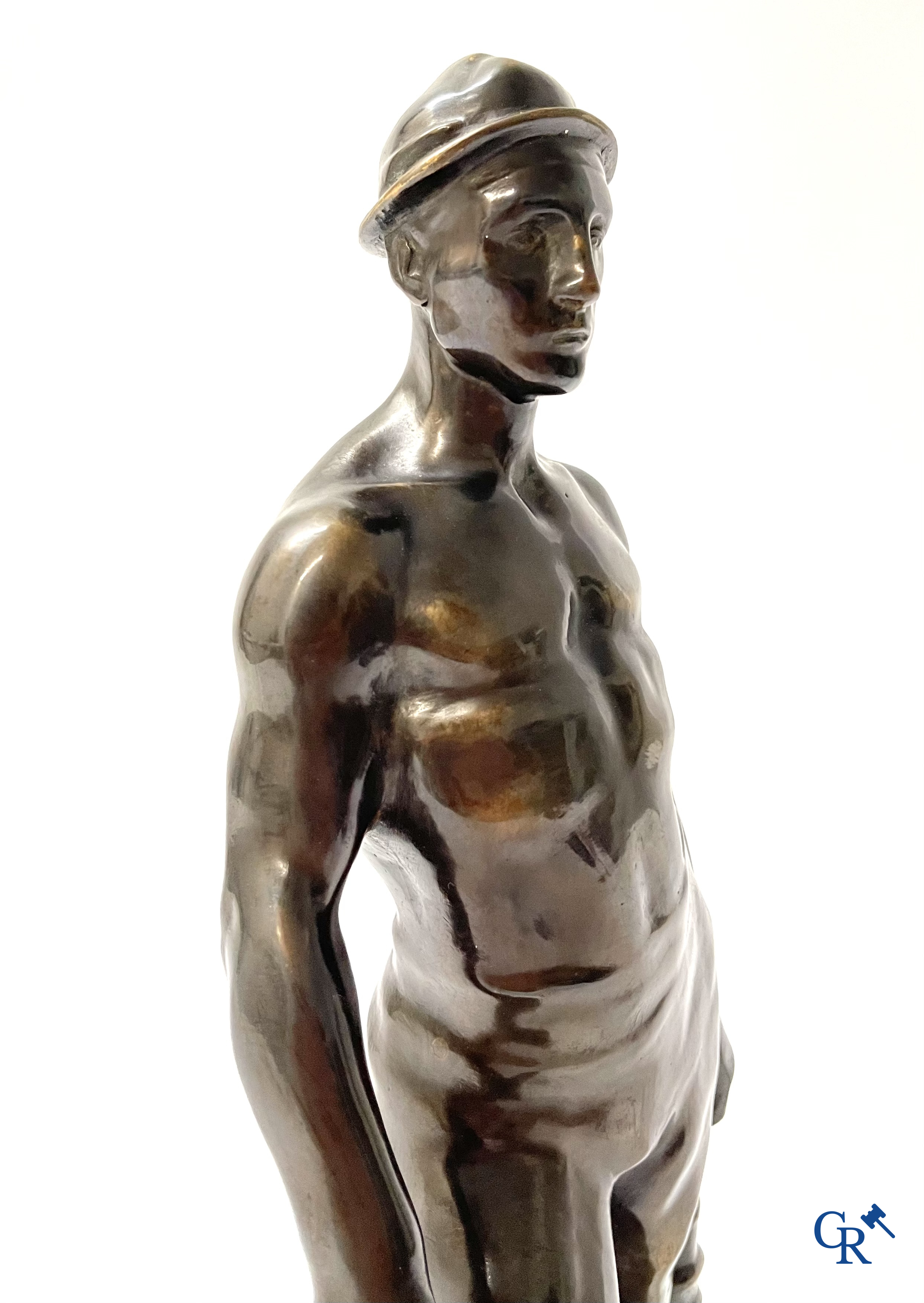 Constantin Emile Meunier (1831-1905) (after) A pair of bronze statues with brown patina, "Le Mineur" and "Le débardeur".