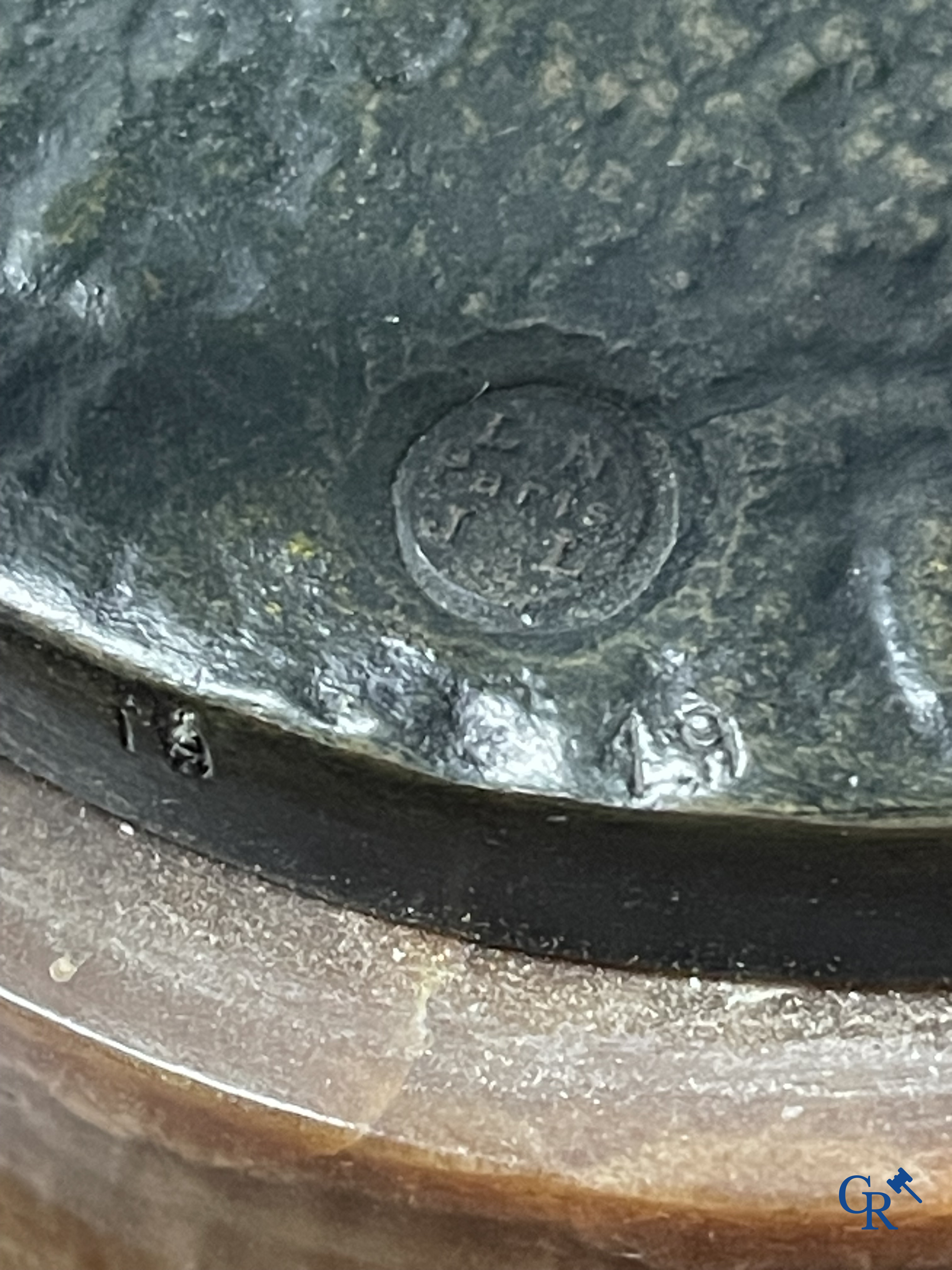 Art Deco, André Gilbert. Table center piece in bronze and onyx. Foundry LN Paris JL. Circa 1930.