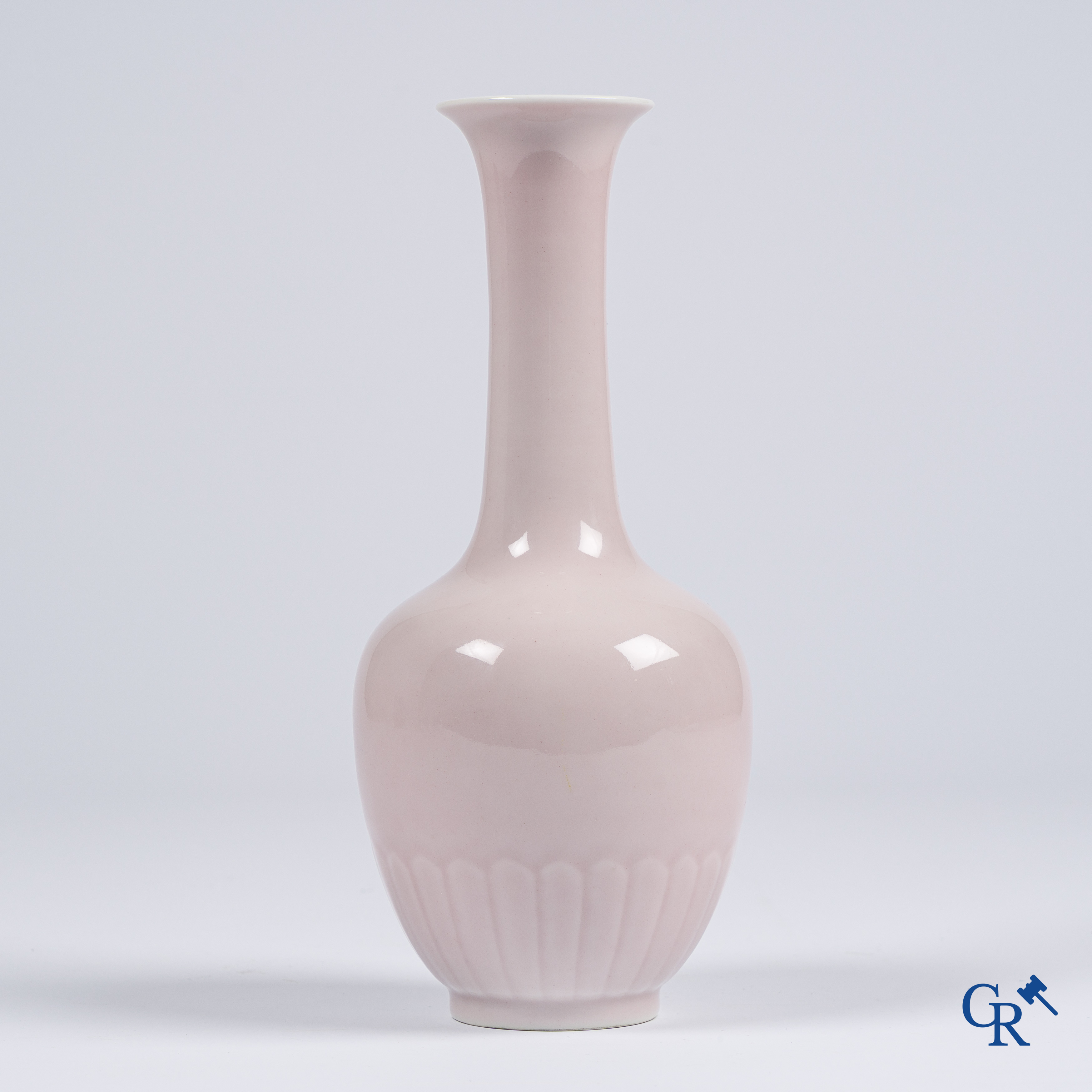 Asian Art, Chinese porcelain, a fine monochrome glazed Chinese vase. Kangxi mark. 19th century.