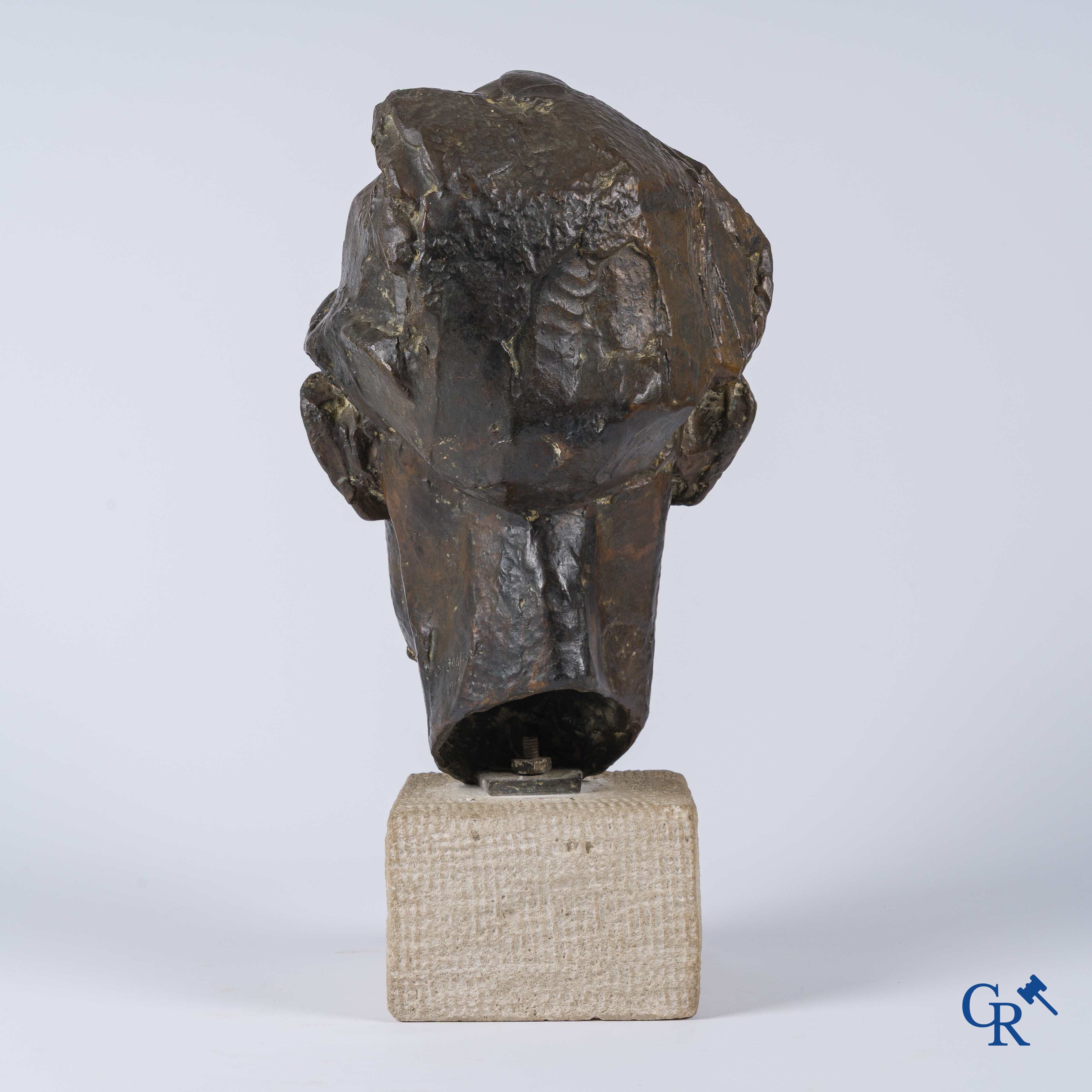 Oscar Jespers (1887-1970)(*) Portrait of the painter Walter Stevens. Bronze on limestone. 1916.