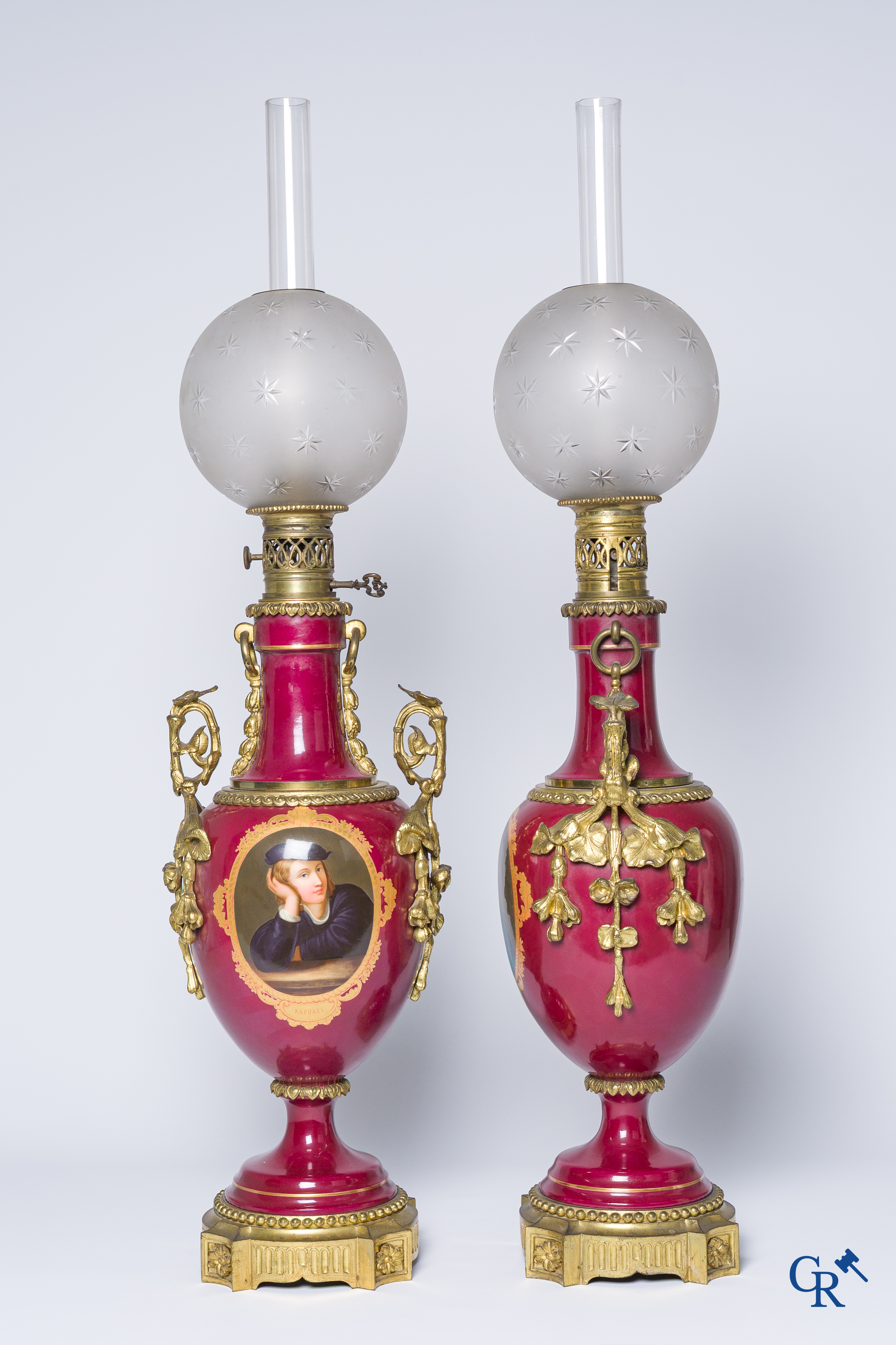 A pair of exceptional petroleum lamps in porcelain and bronze with finely painted portraits. Napoleon III Period.