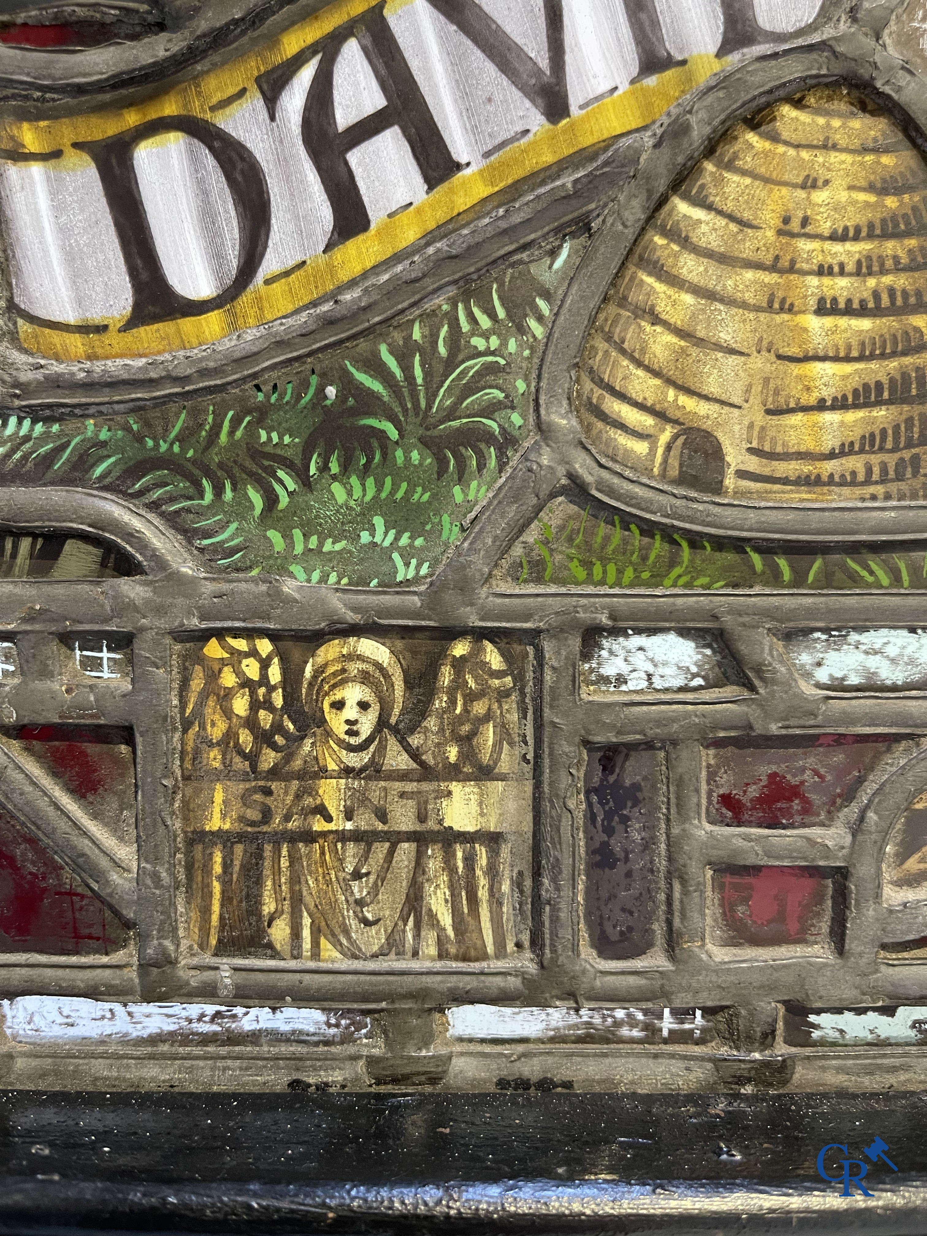 Religieuze objecten, een uitzonderlijk brandglas in lood met afbeelding van Saint David. 19e eeuw.