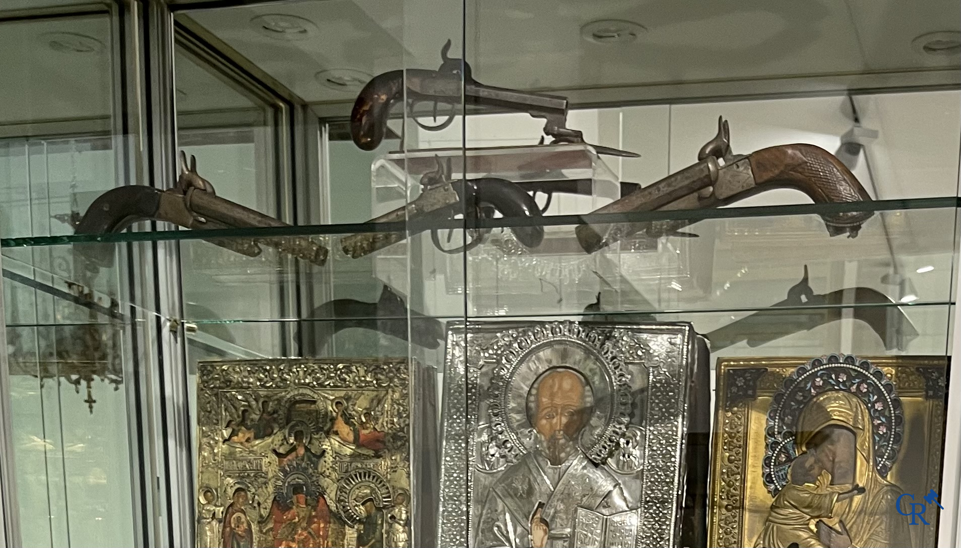 A lot of 4 antique percussion pistols. Early 19th century.