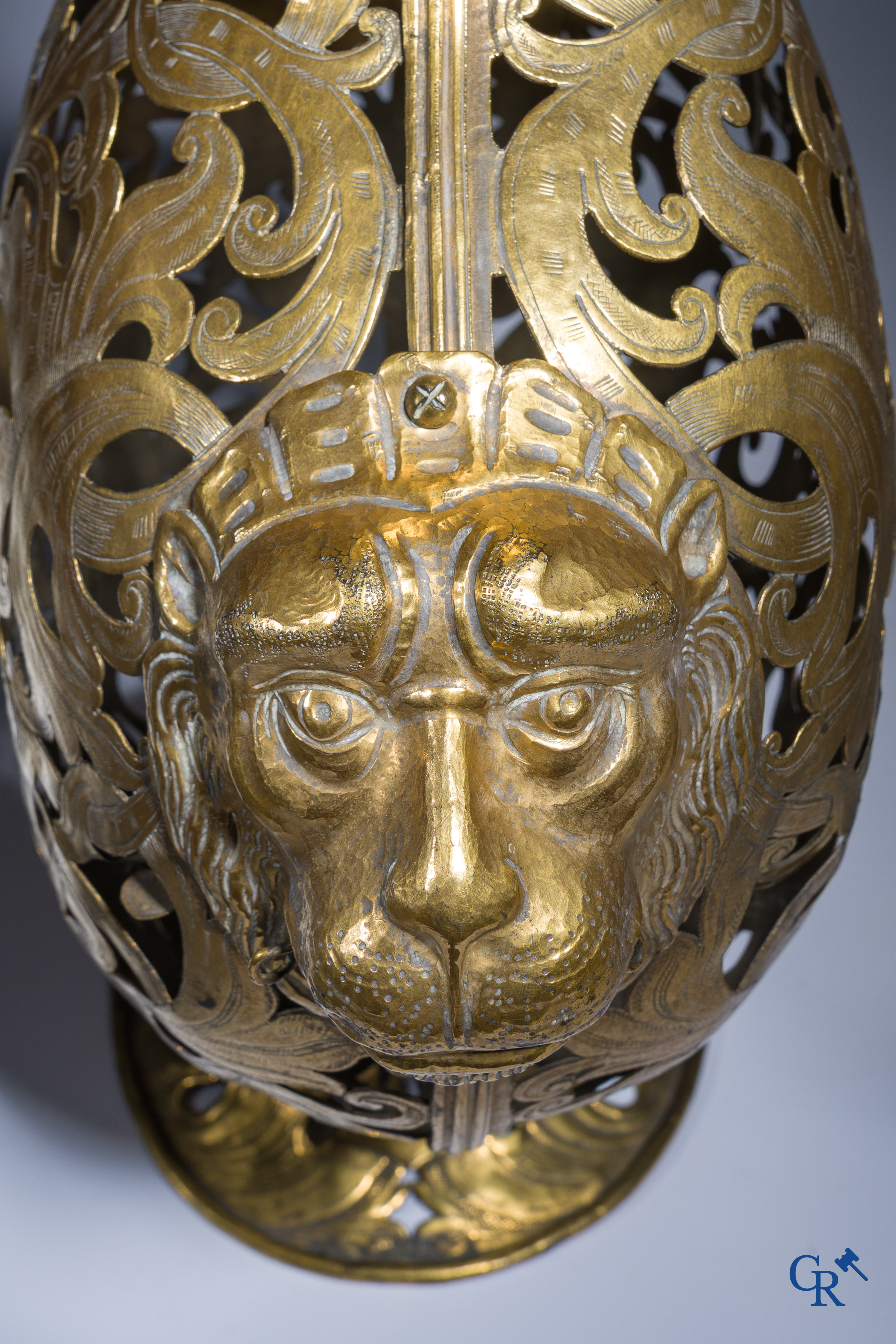 A Venetian pilgrim flask "Gourde de pelerin" in engraved and gilded copper. Late XVIth - Early XVIIth century.