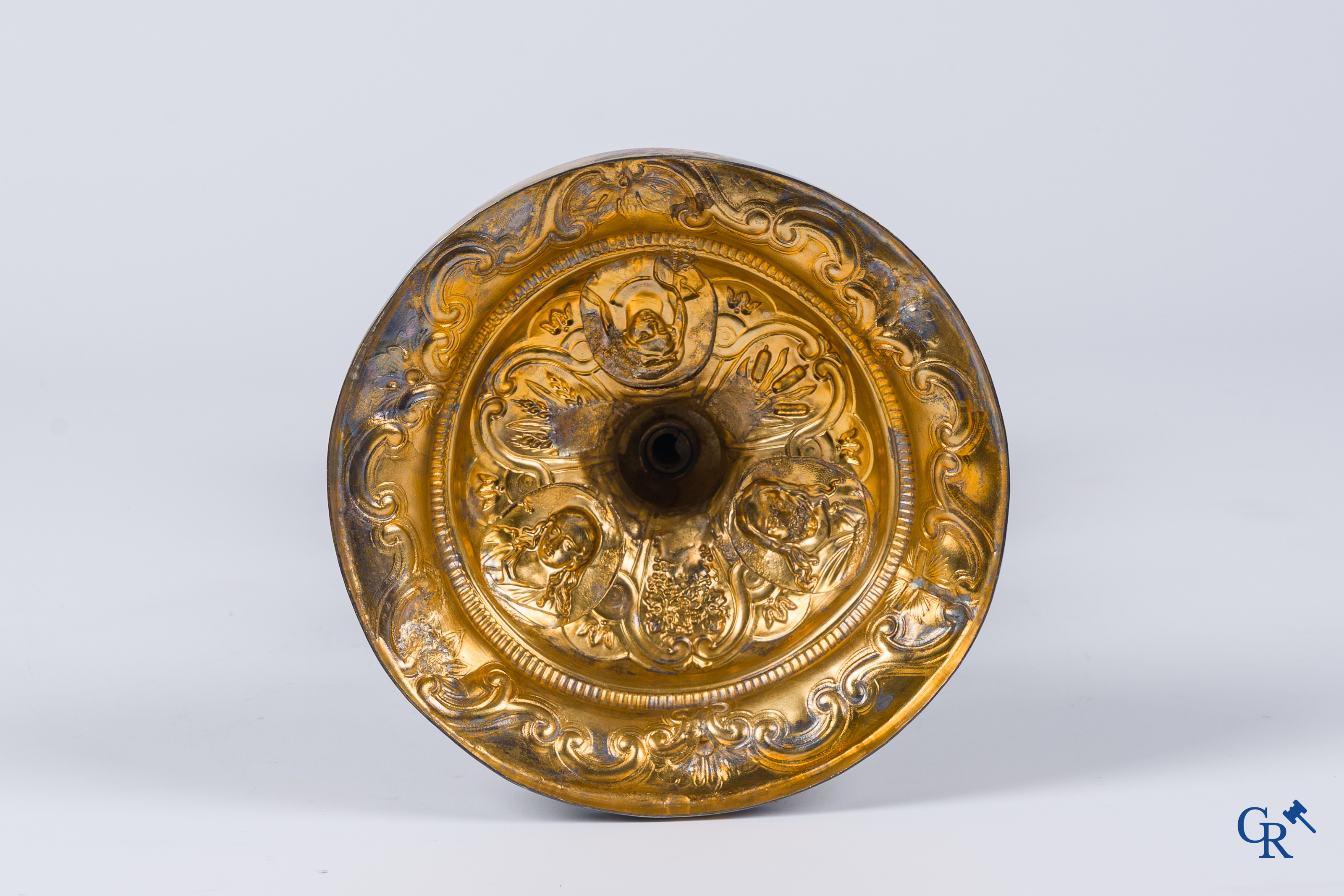 Martin & Dejean, orfèvres. A relief decorated chalice in silver and vermeil. Paris, 1st half of the 19th century.