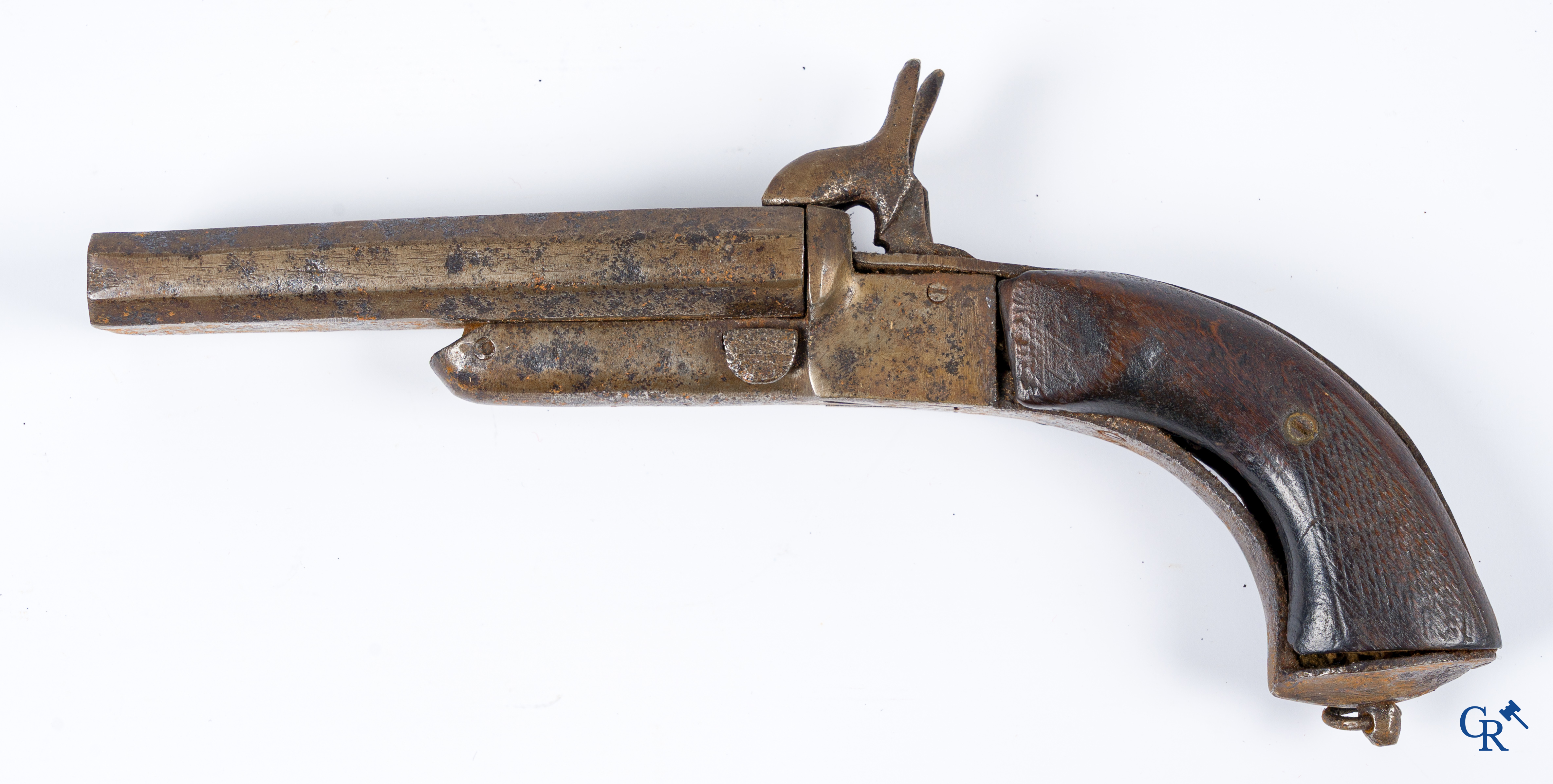 A lot of 4 antique percussion pistols. Early 19th century.