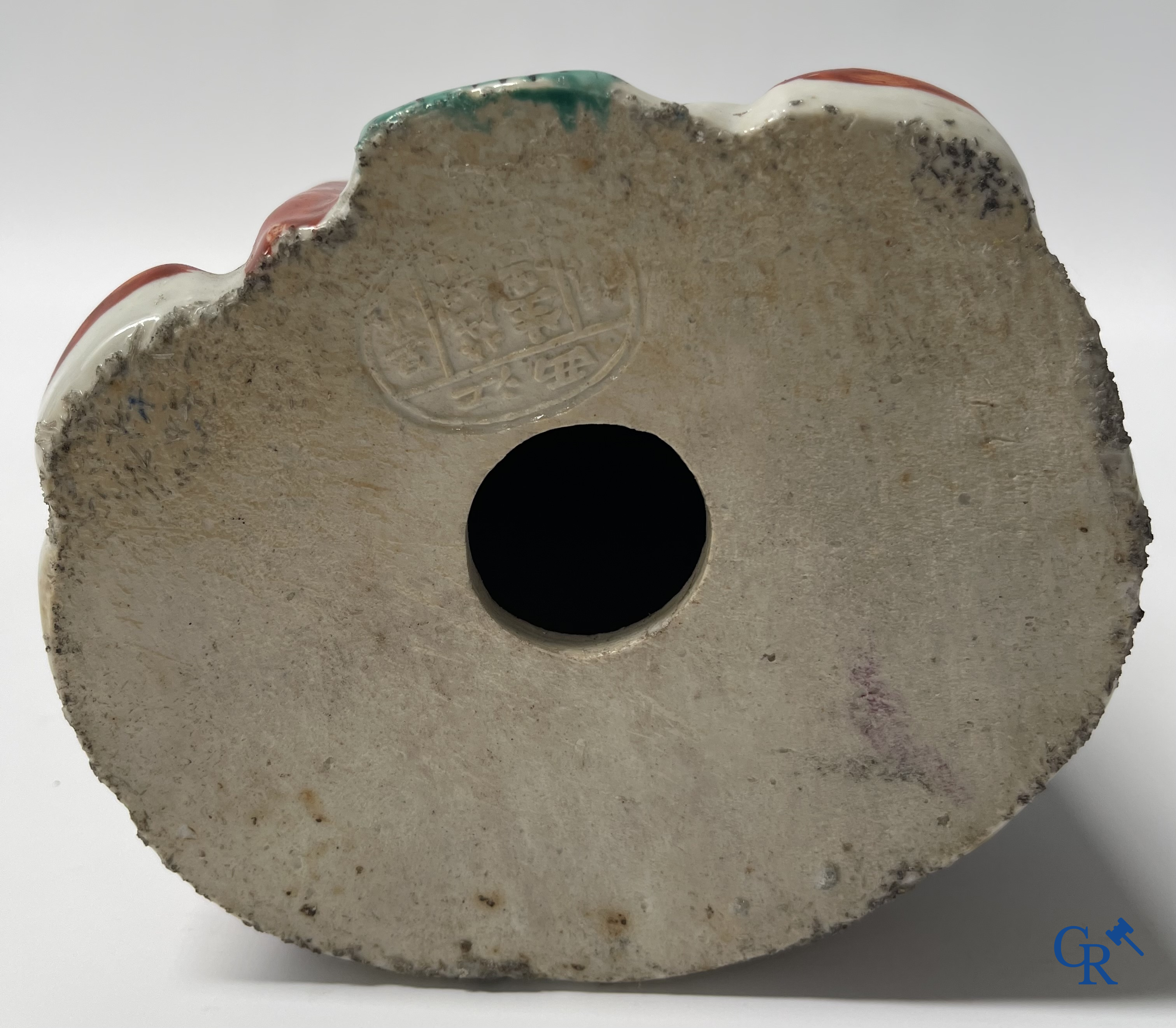 Art Asiatique, porcelaine chinoise. 3 figures d'immortels en porcelaine famille rose. 19ème siècle.