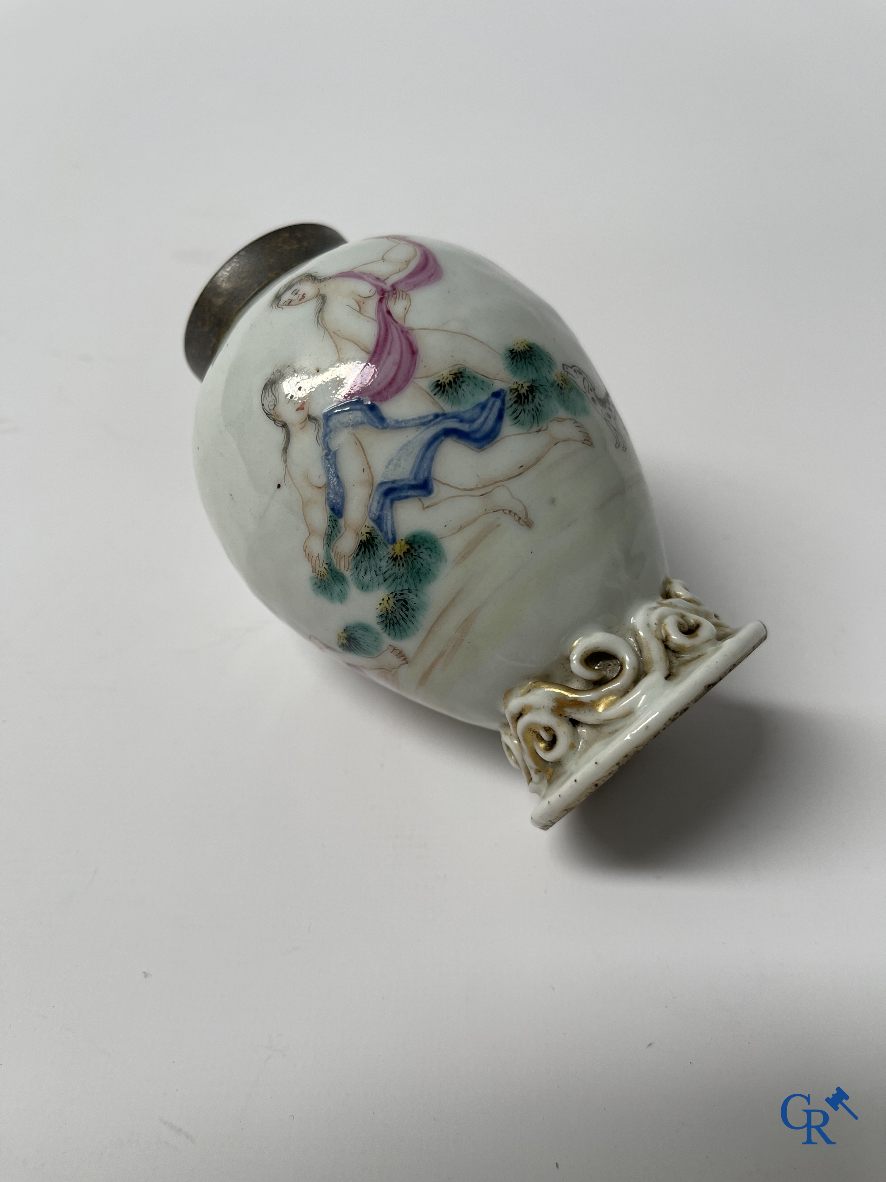 Asian Art, Chinese porcelain. A Chinese famille rose tea caddy with mounts. 18th century.