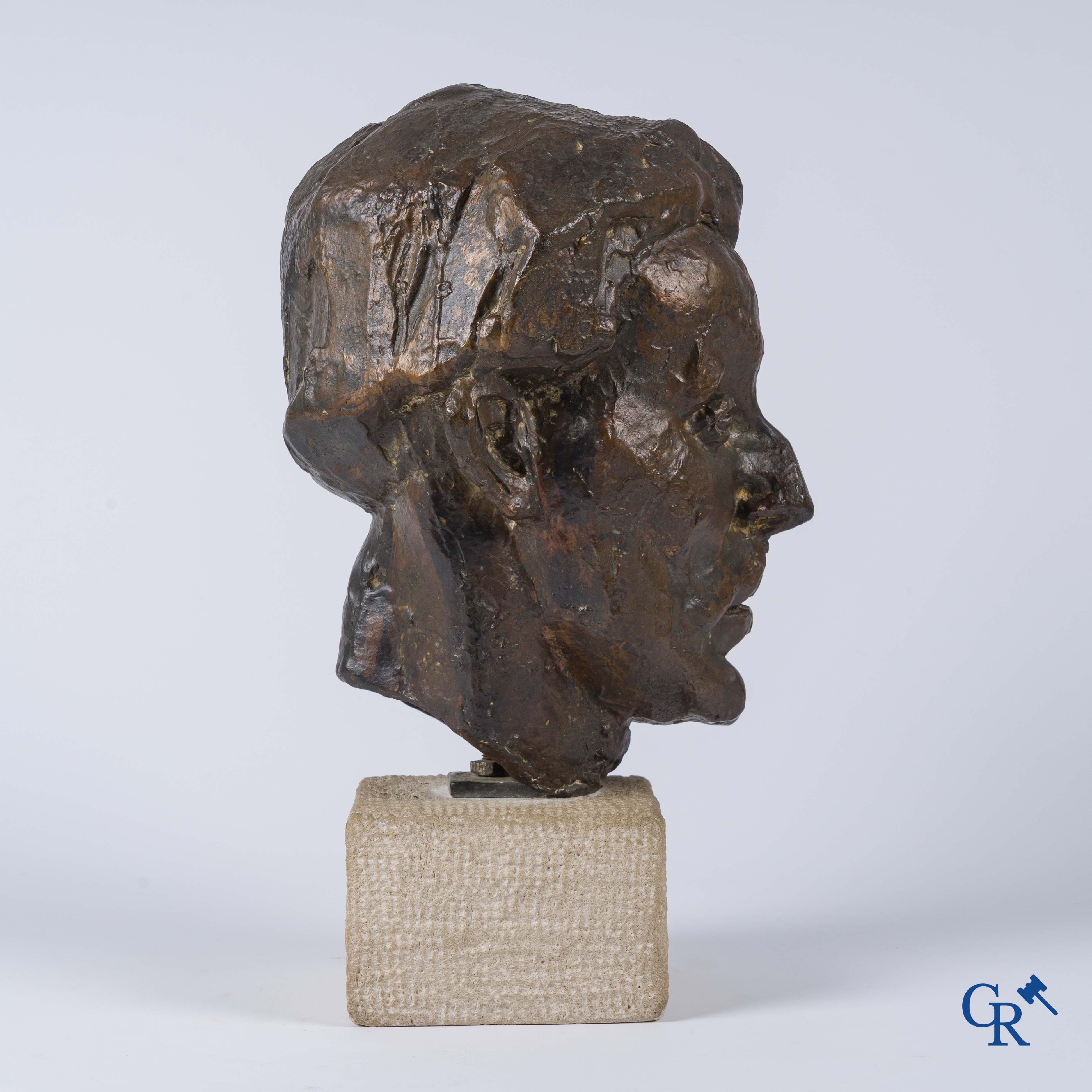 Oscar Jespers (1887-1970)(*) Portrait of the painter Walter Stevens. Bronze on limestone. 1916.