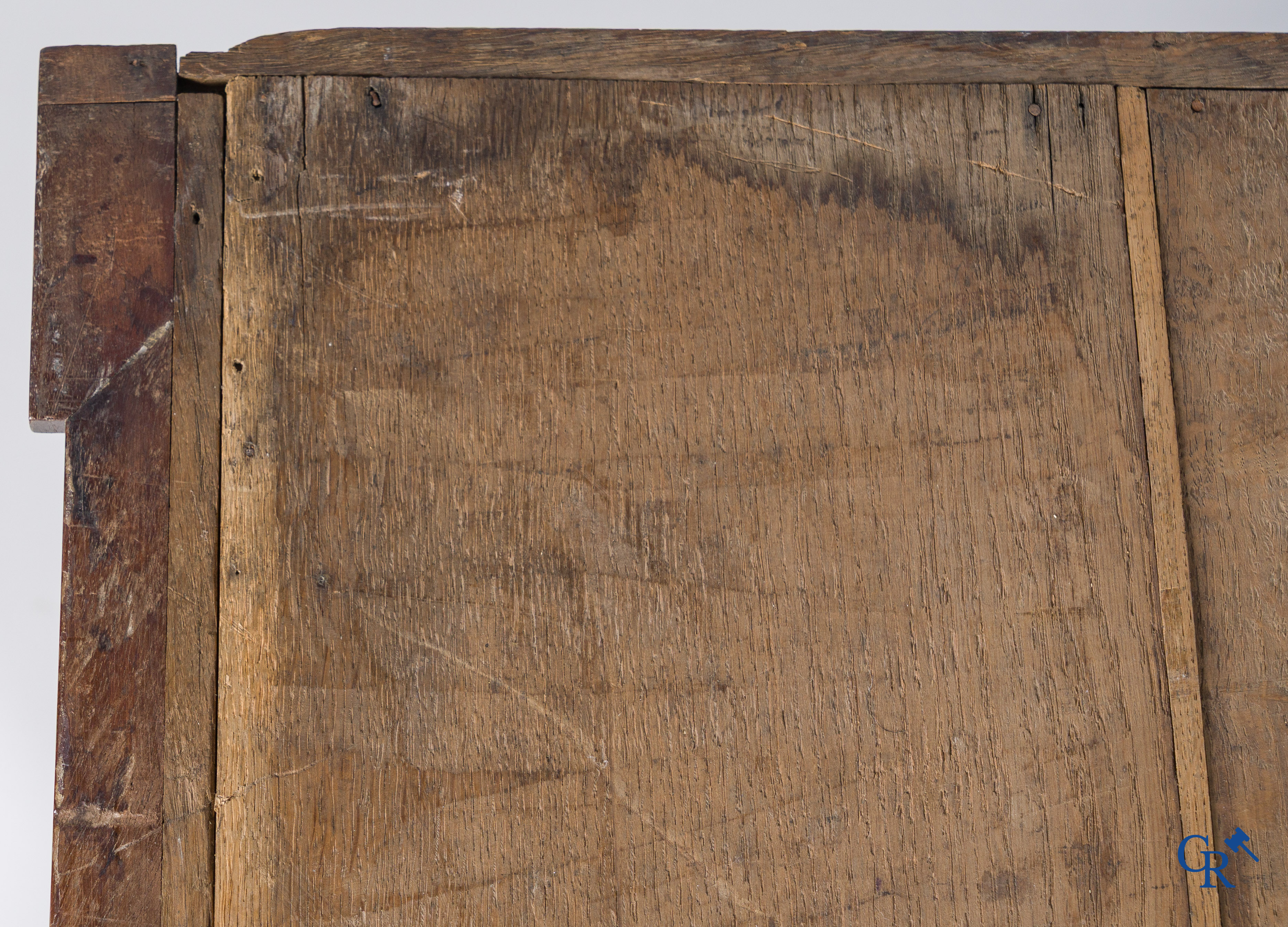 Empire tijdperk, een console in mahonie met vergulde Egyptische bustes. Gemerkt Jacob. Circa 1810.