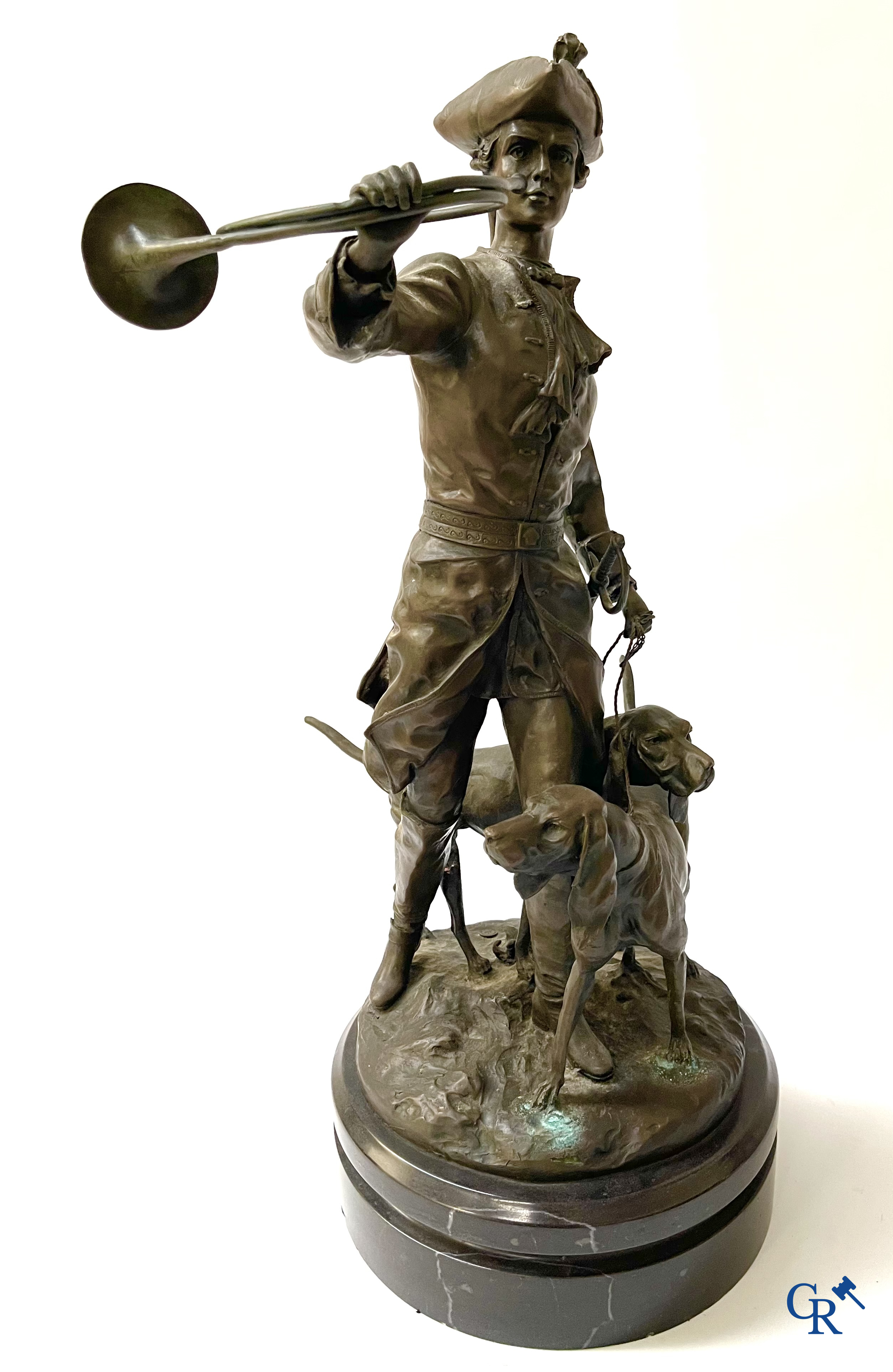 Piqueur au Relais, d'àprès Hippolyte Moreau et Prosper Lecourtier. Bronze posthume sur son socle en marbre noir. XXème.