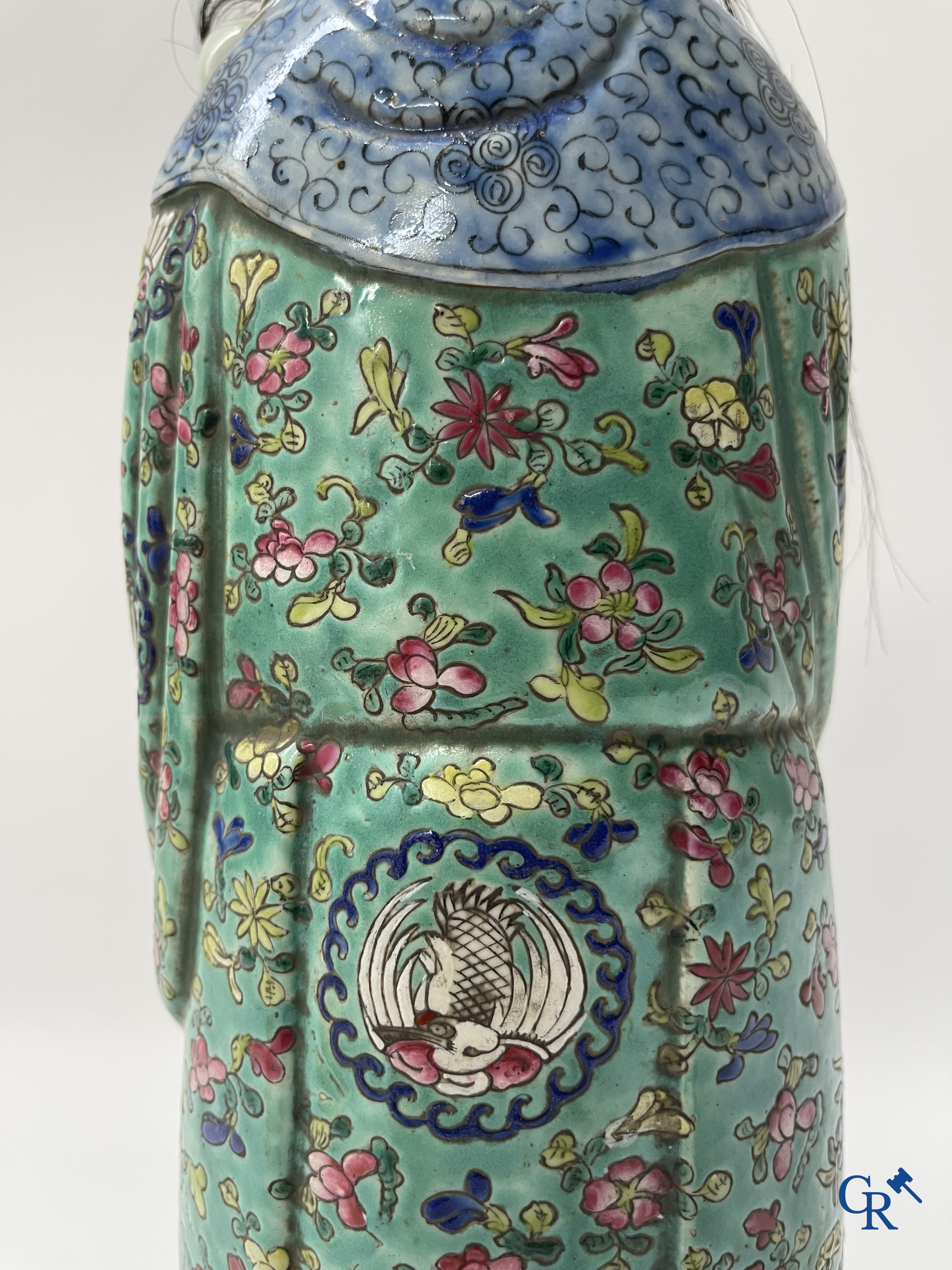 Art Asiatique, porcelaine chinoise. 3 figures d'immortels en porcelaine famille rose. 19ème siècle.