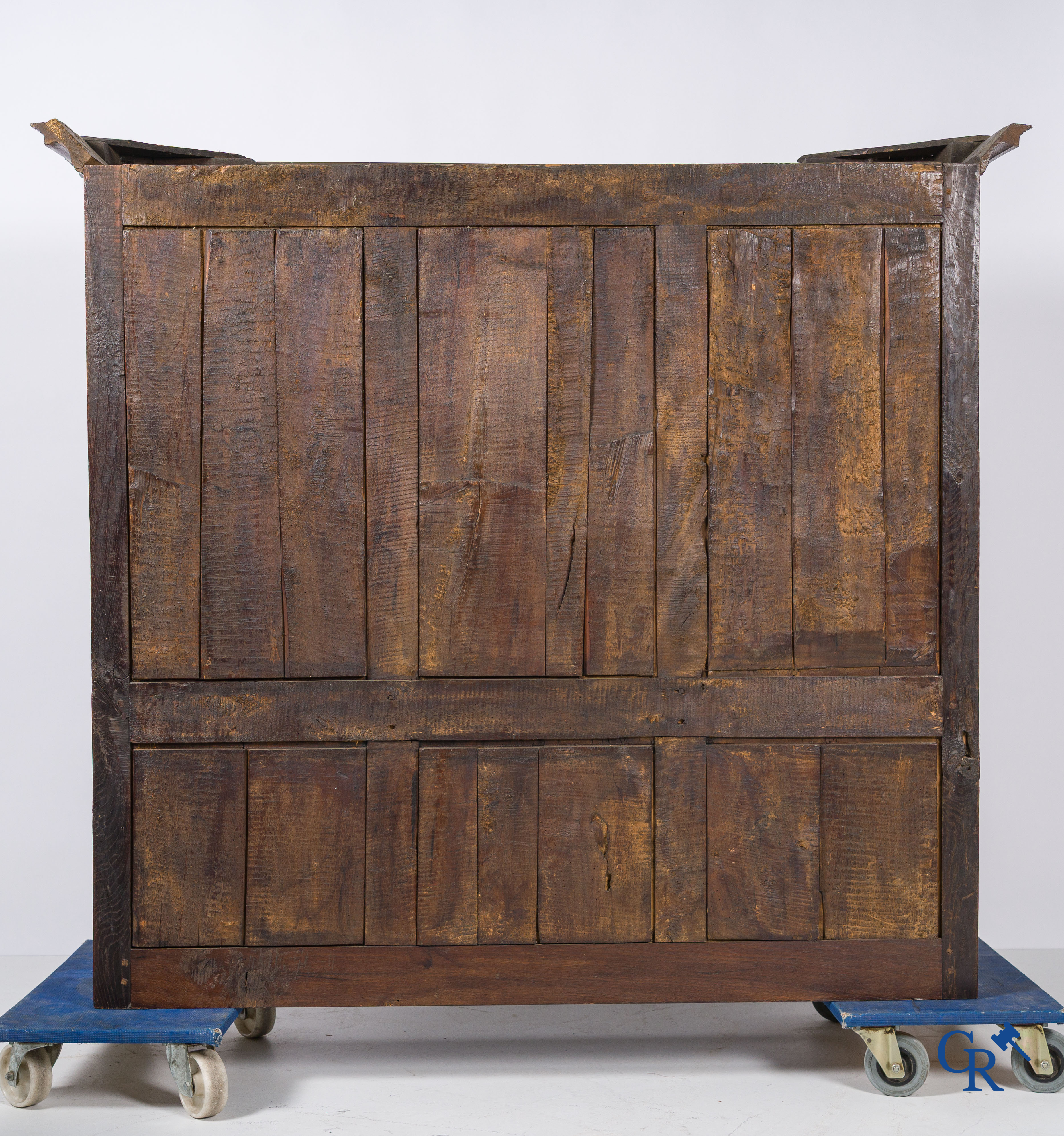 Oak deux-corps furniture with beautiful patina. 18th century.