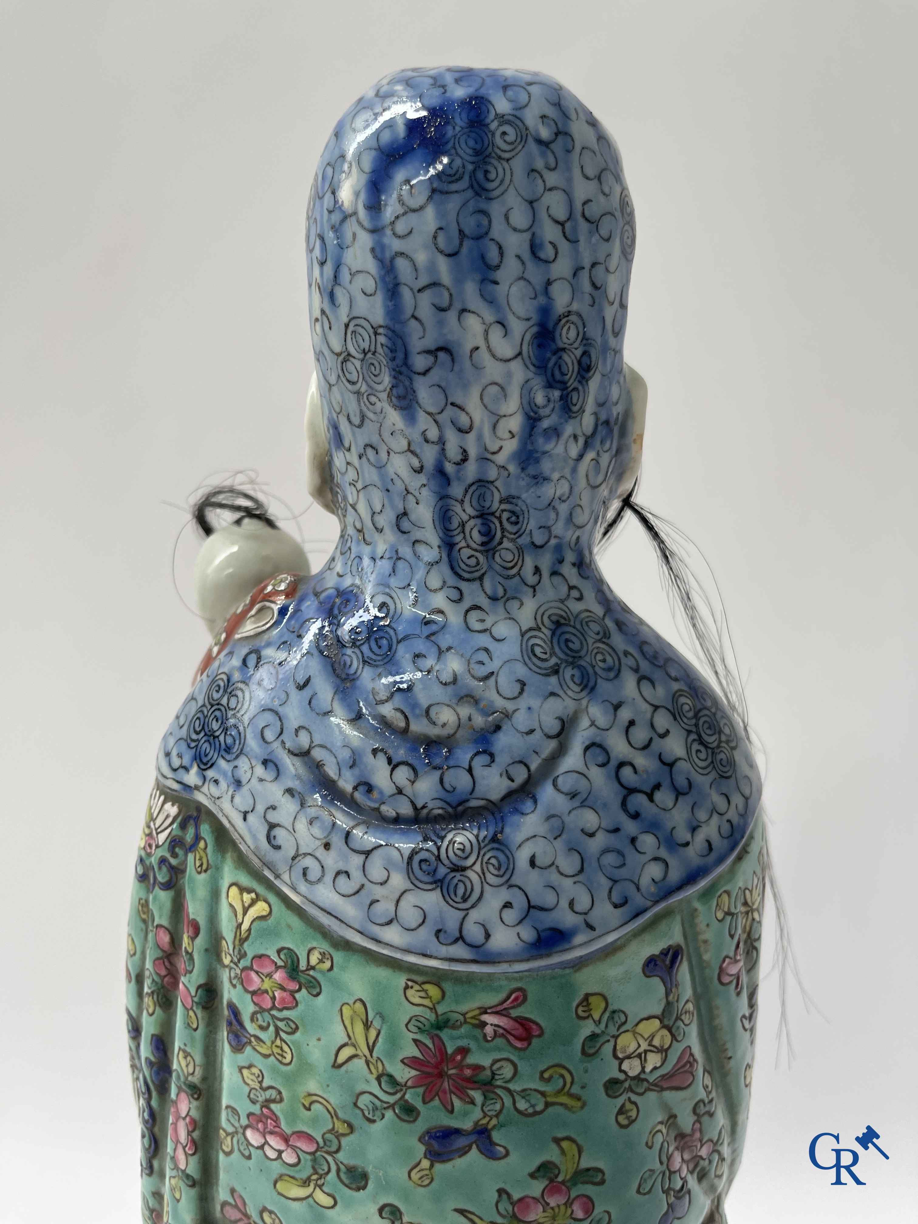 Art Asiatique, porcelaine chinoise. 3 figures d'immortels en porcelaine famille rose. 19ème siècle.