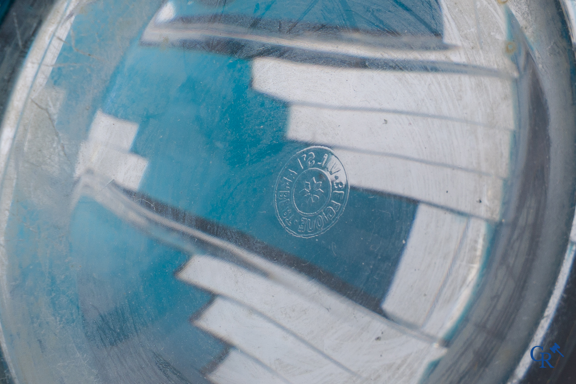 Art Deco, Val Saint Lambert. Vaas in groen-blauw en helder kristal. Circa 1930. Gemerkt.