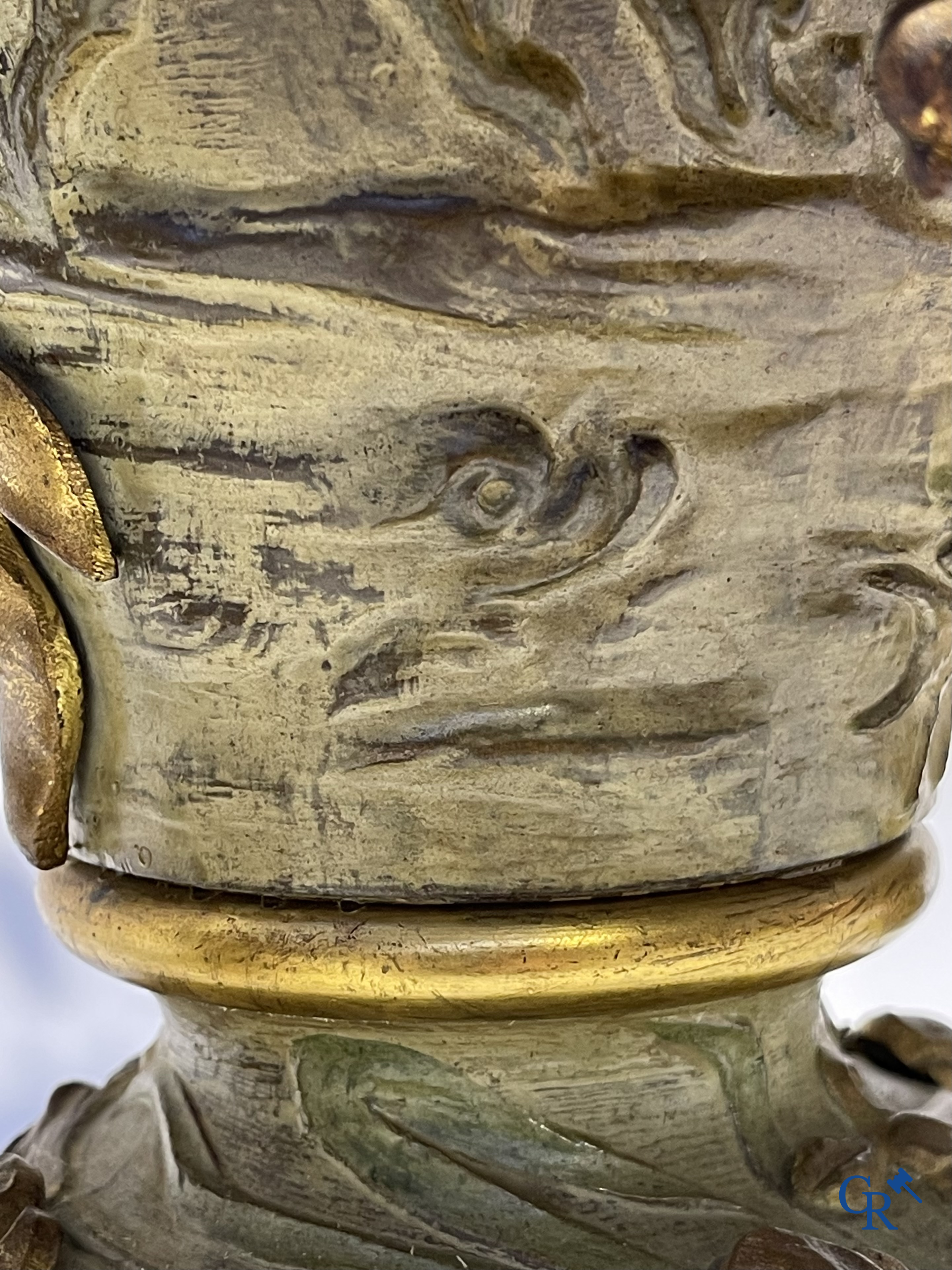 Art Nouveau, een uitzonderlijk 3-delig koud beschilderde bronzen schouwgarnituur met zeedieren. Circa 1900.