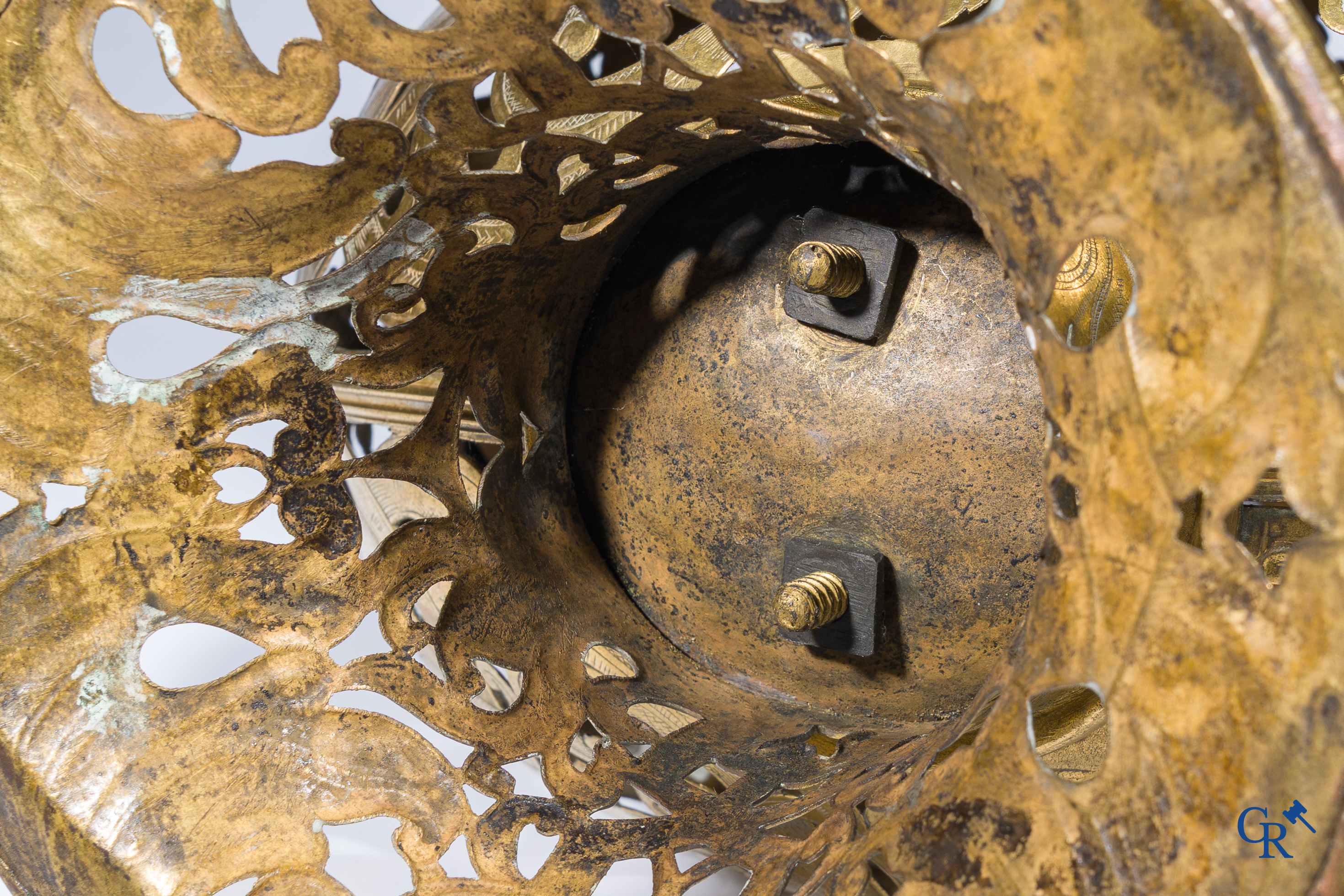 A Venetian pilgrim flask "Gourde de pelerin" in engraved and gilded copper. Late XVIth - Early XVIIth century.