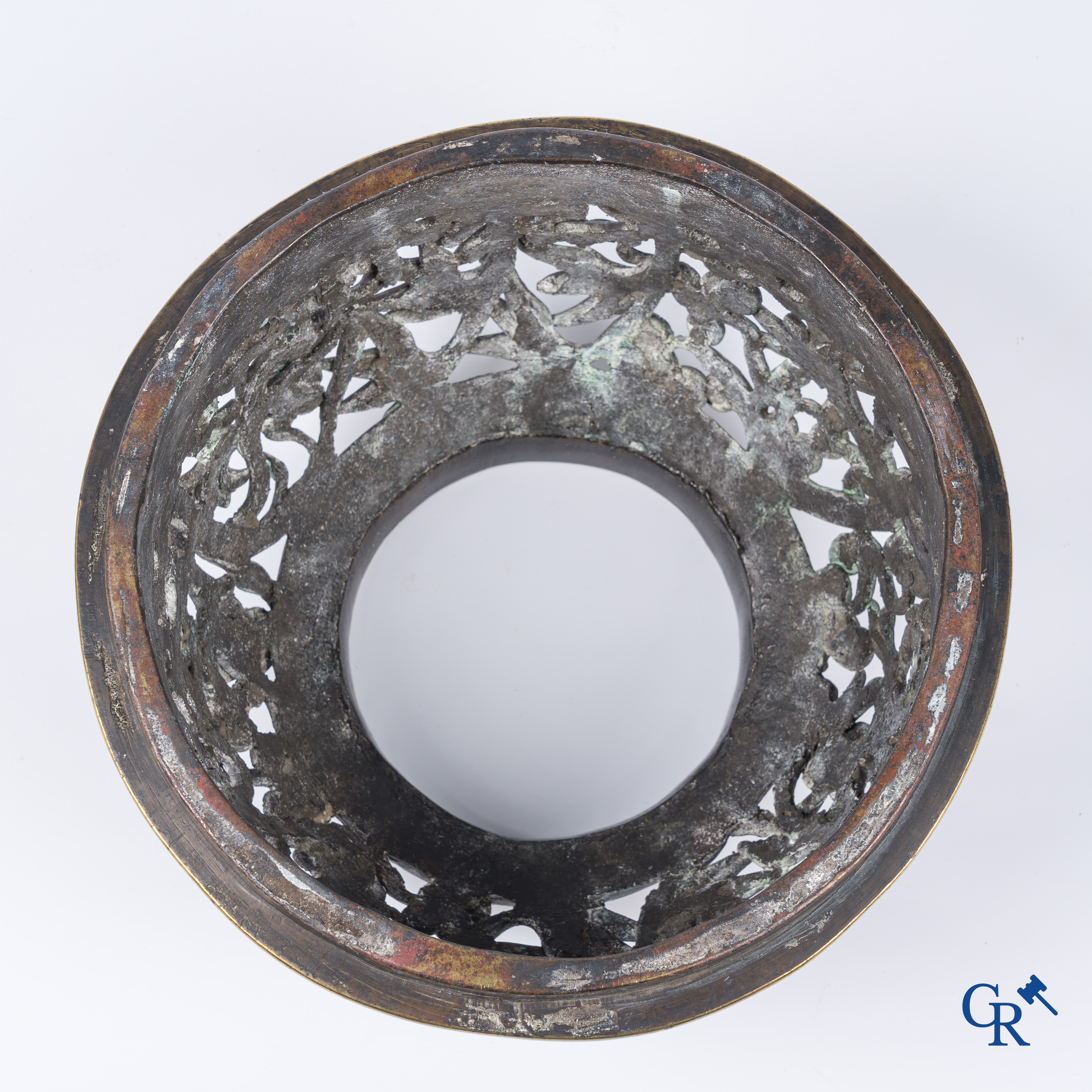 Asian Art. A large 3-legged and decorated bronze incense burner. China 18th-19th century.