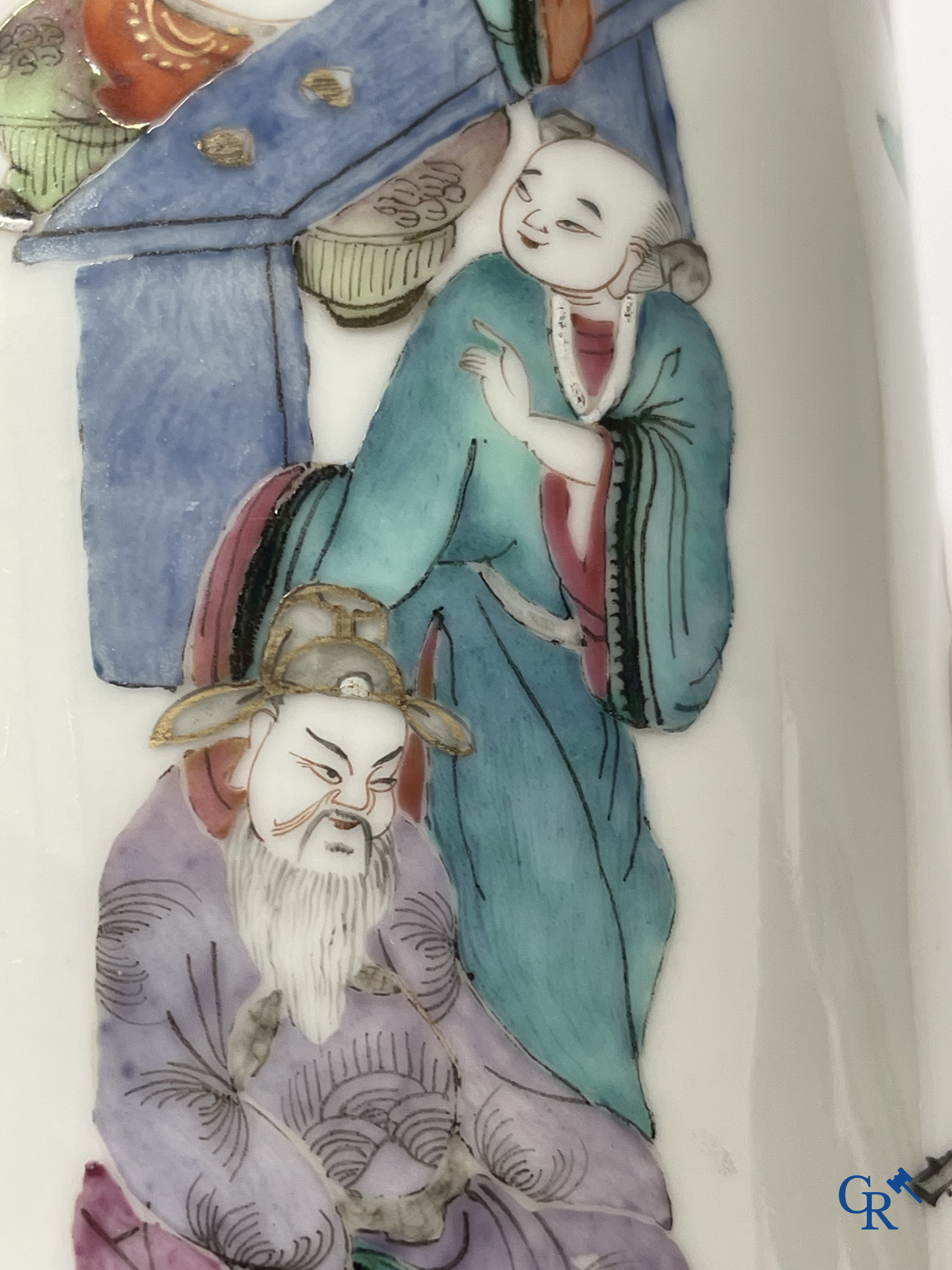 Aziatica, Chinees porselein. Een Chinese famille rose hoeden staander. Gemerkt. 19de eeuw.