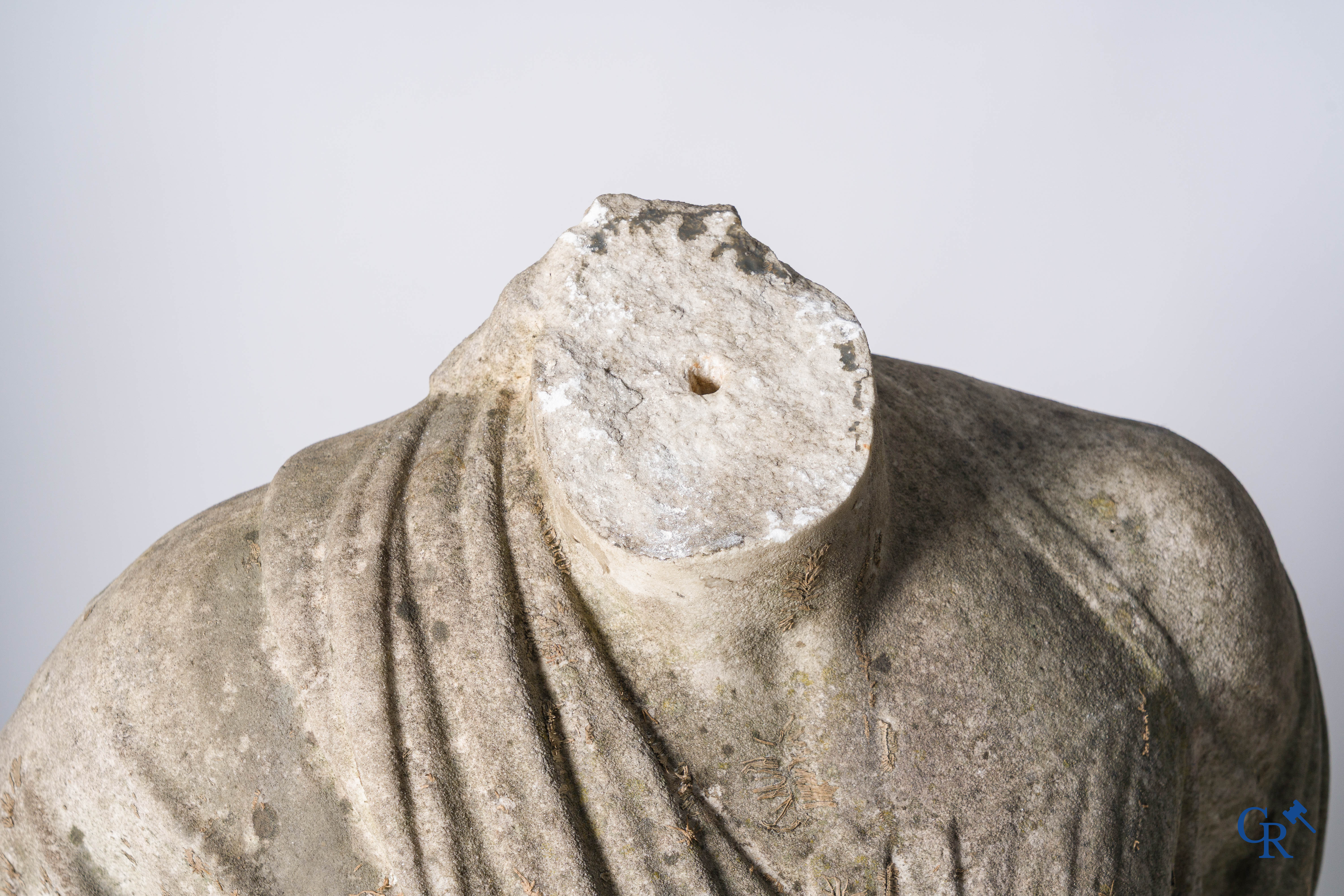 2 Imposing sculptures in carved marble. The Roman goddess Cerès and the Greek god Asklepios. Circa 1700-1750.