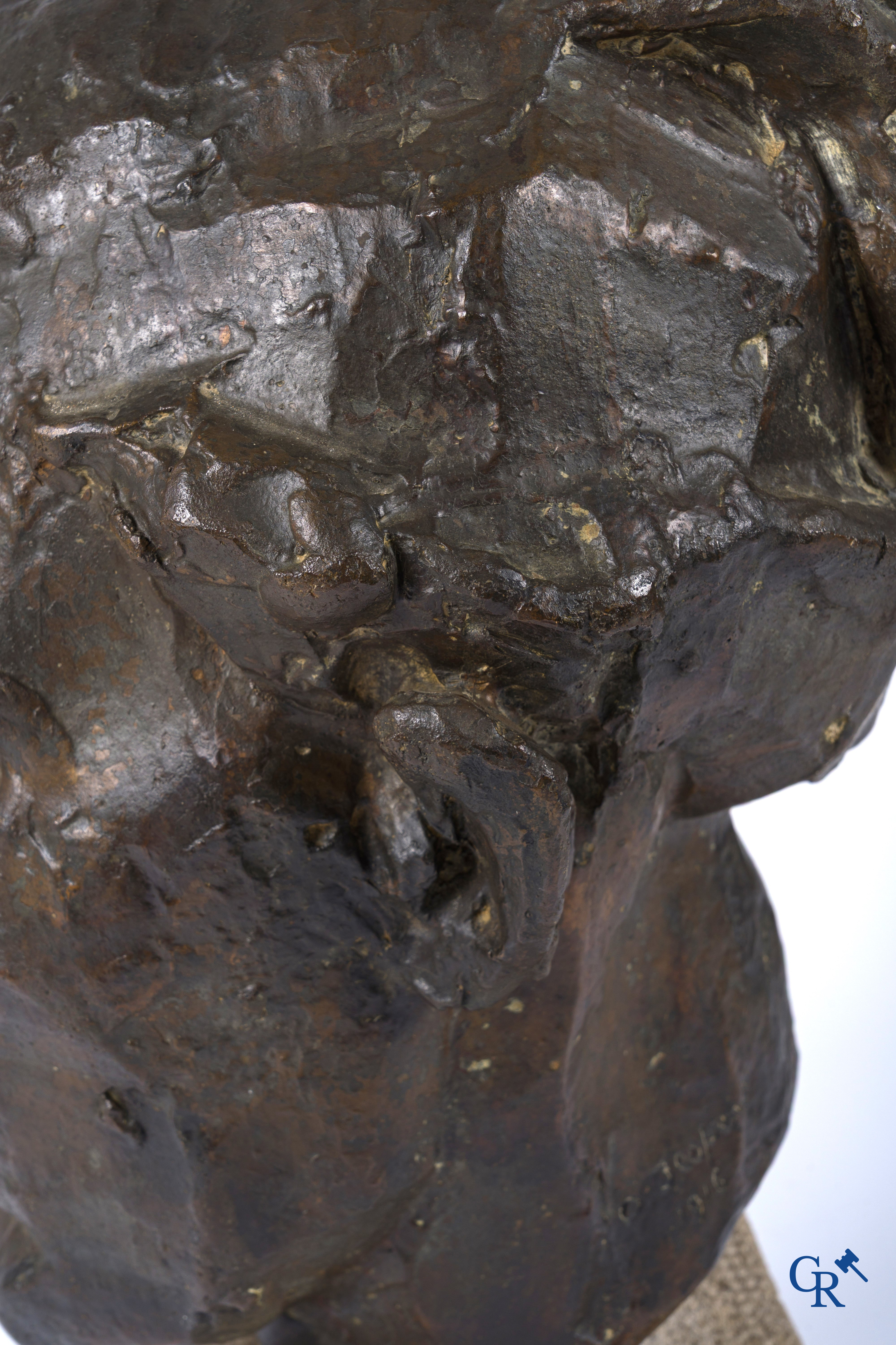 Oscar Jespers (1887-1970)(*) Portrait of the painter Walter Stevens. Bronze on limestone. 1916.