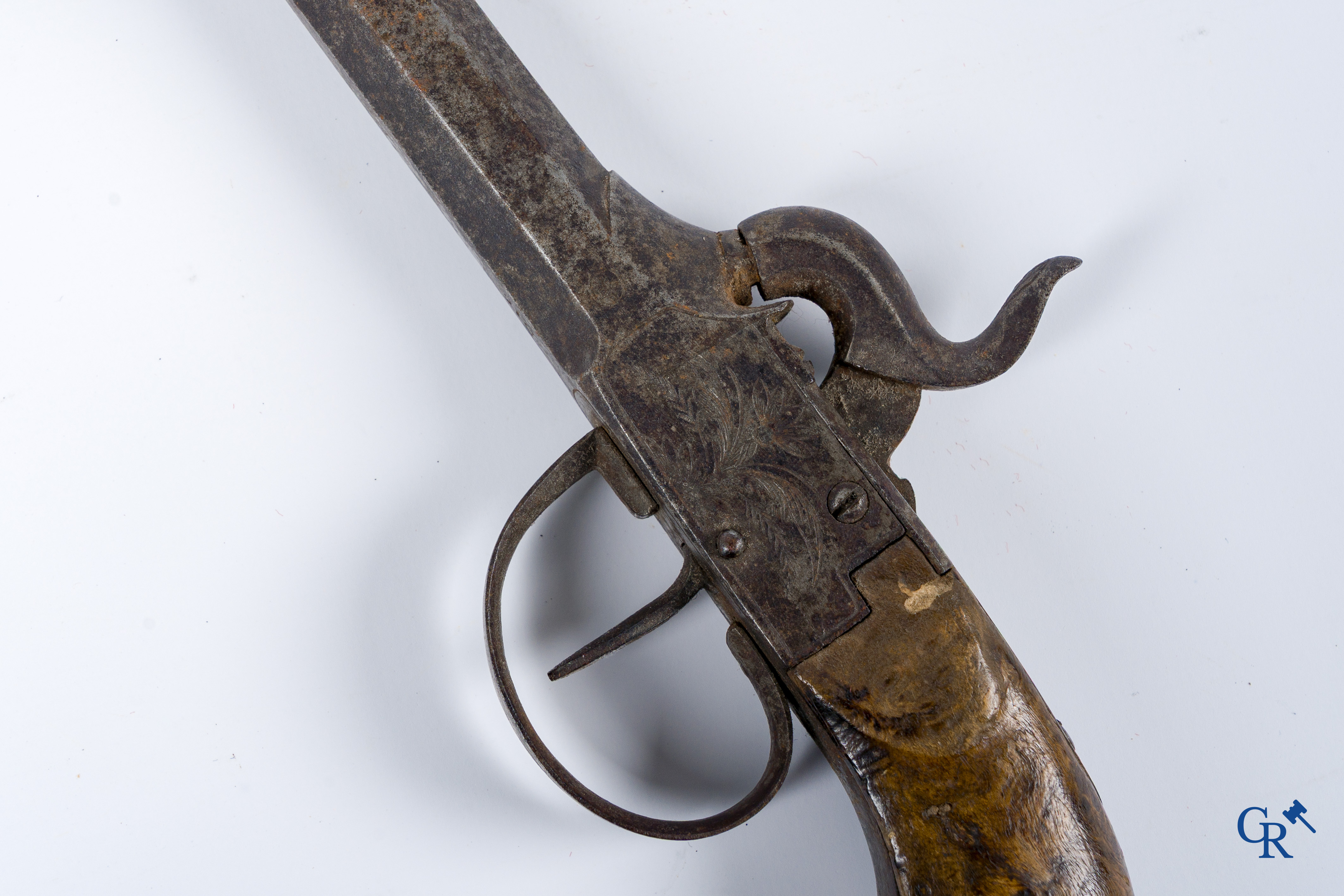 A lot of 4 antique percussion pistols. Early 19th century.