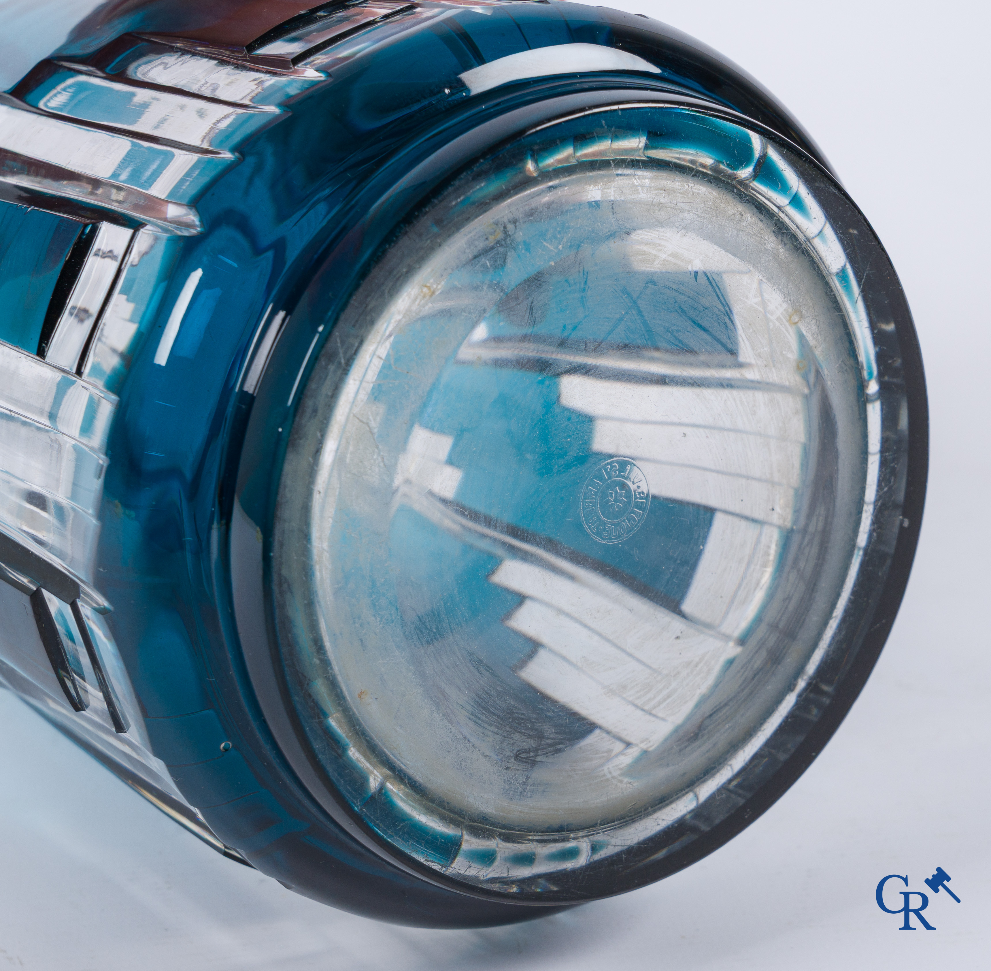 Art Deco, Val Saint Lambert. Vaas in groen-blauw en helder kristal. Circa 1930. Gemerkt.