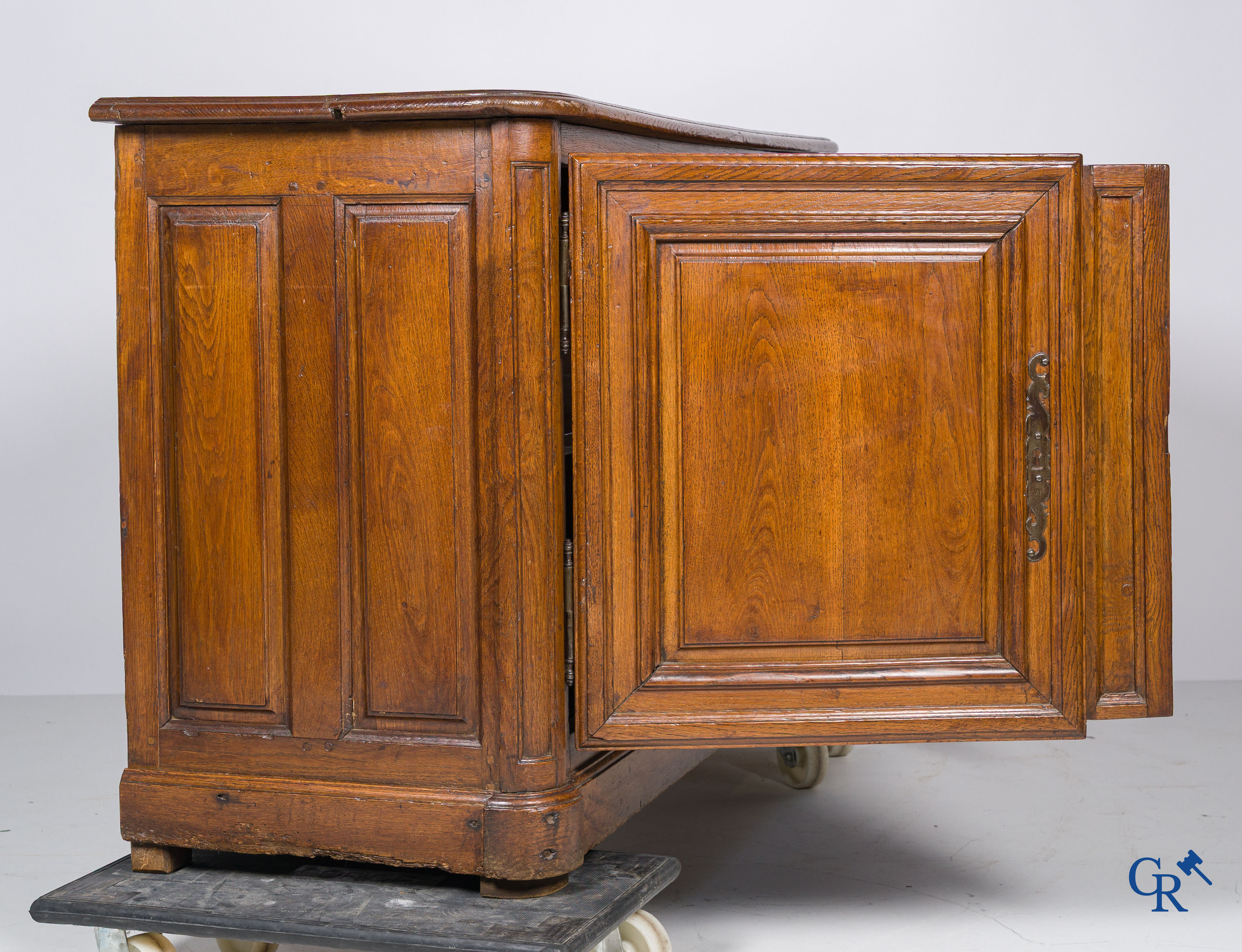 Oak deux-corps furniture with beautiful patina. 18th century.
